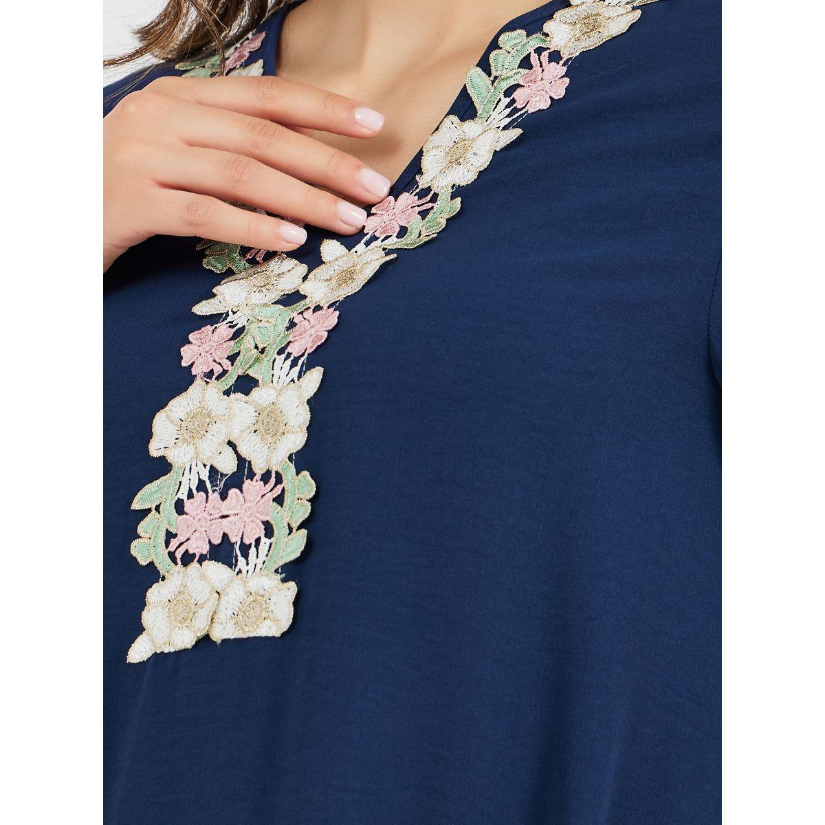 جلابية طويلة بتفاصيل دانتيل بنمط زهور-women-arabicclothing-jalabiyas-image-4