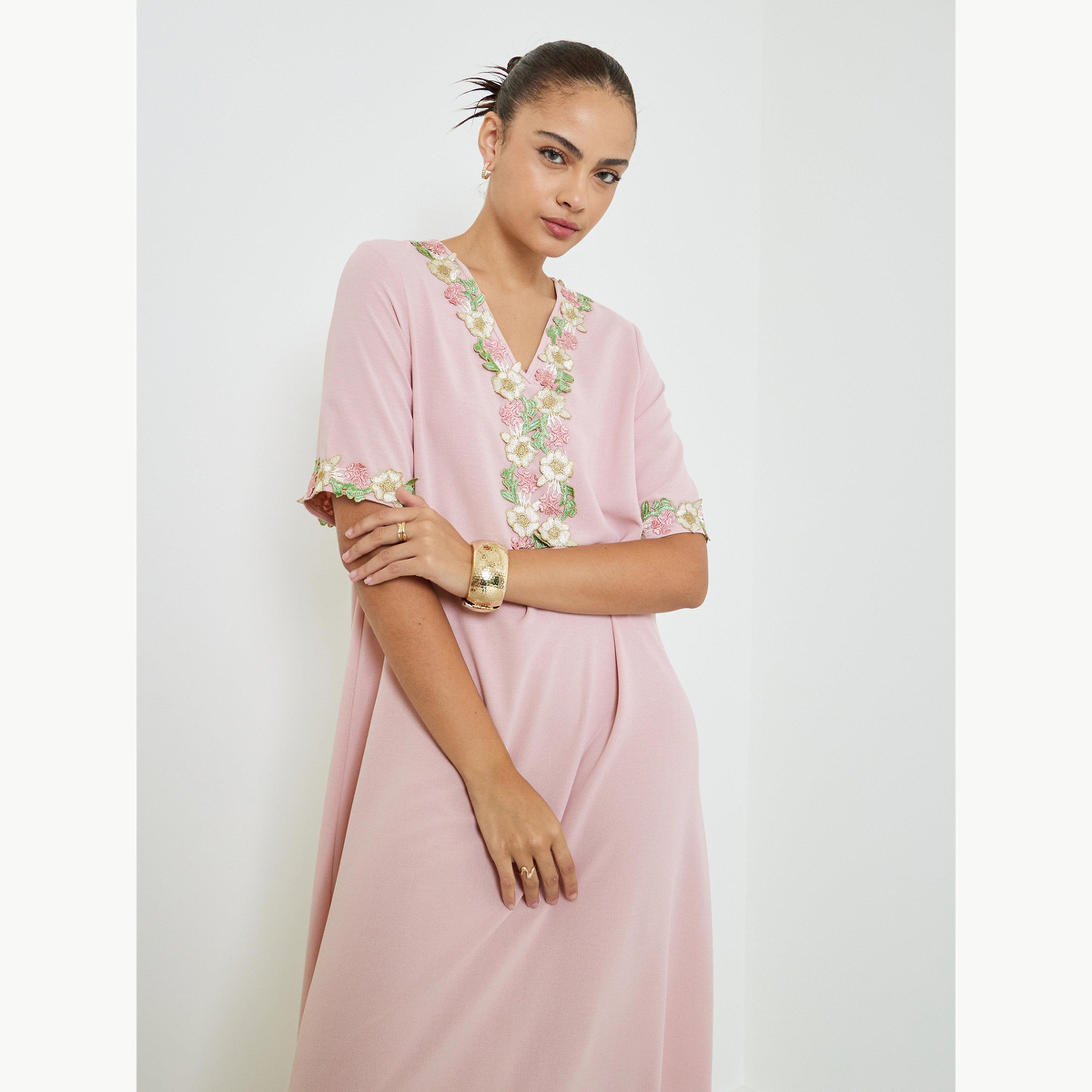 جلابية بحواف دانتيل ونمط زهور-women-arabicclothing-jalabiyas-image-2
