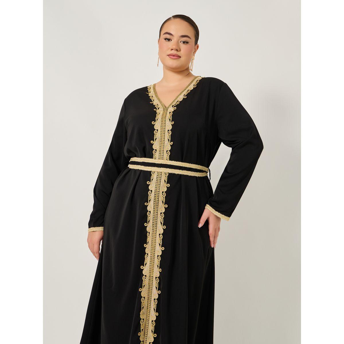 Styli Plus Size Regular Fit V Neck Kaftan with Lace Detail-women-arabicclothing-jalabiyas-image-3