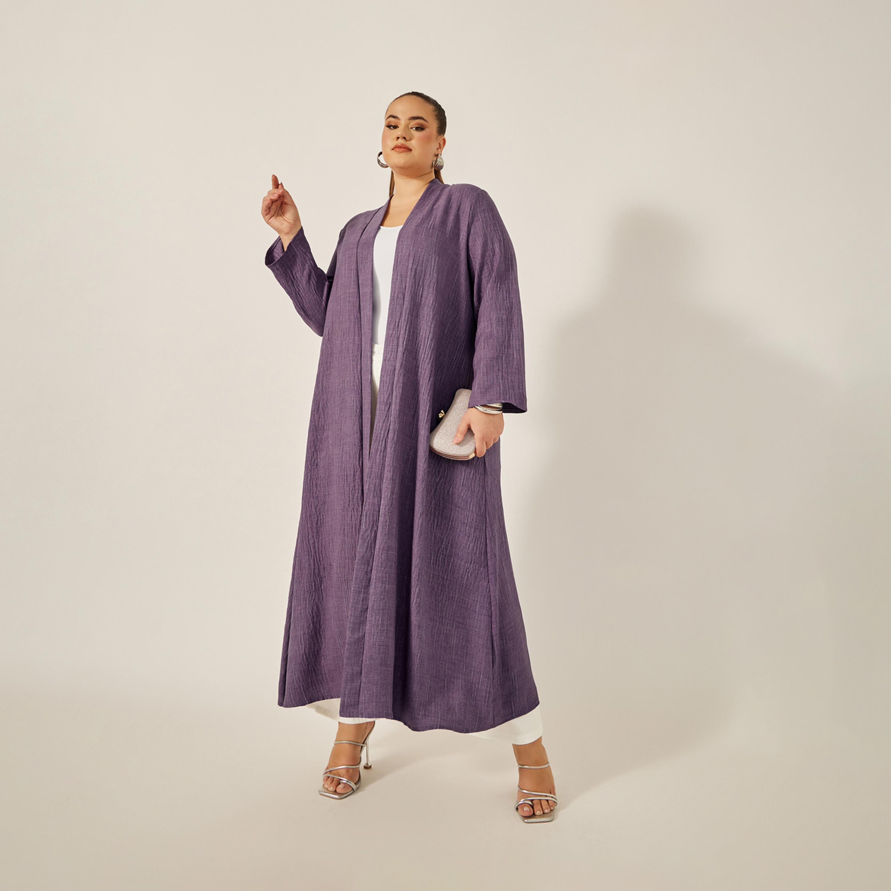 ستايلي - عباية مخططة بمقاسا كبير مع تفاصيل كسرات في الخلف-women-arabicclothing-abayas-image-1