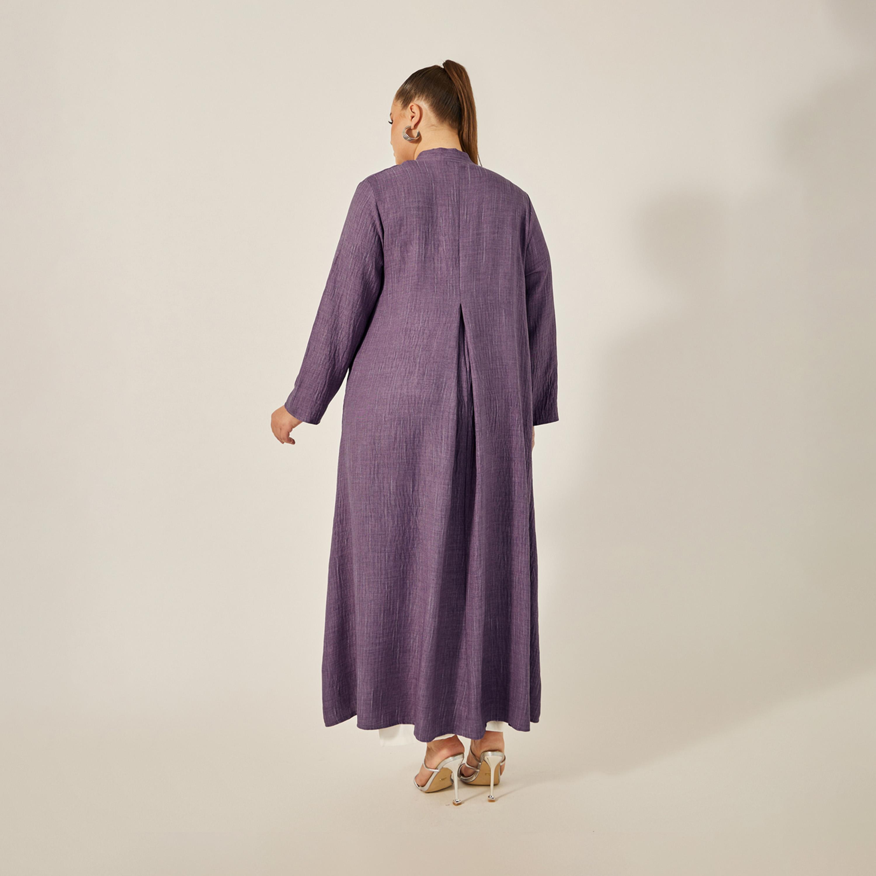 Styli Plus Size Striped Abaya with Back Pleated Detail-women-arabicclothing-abayas-image-6