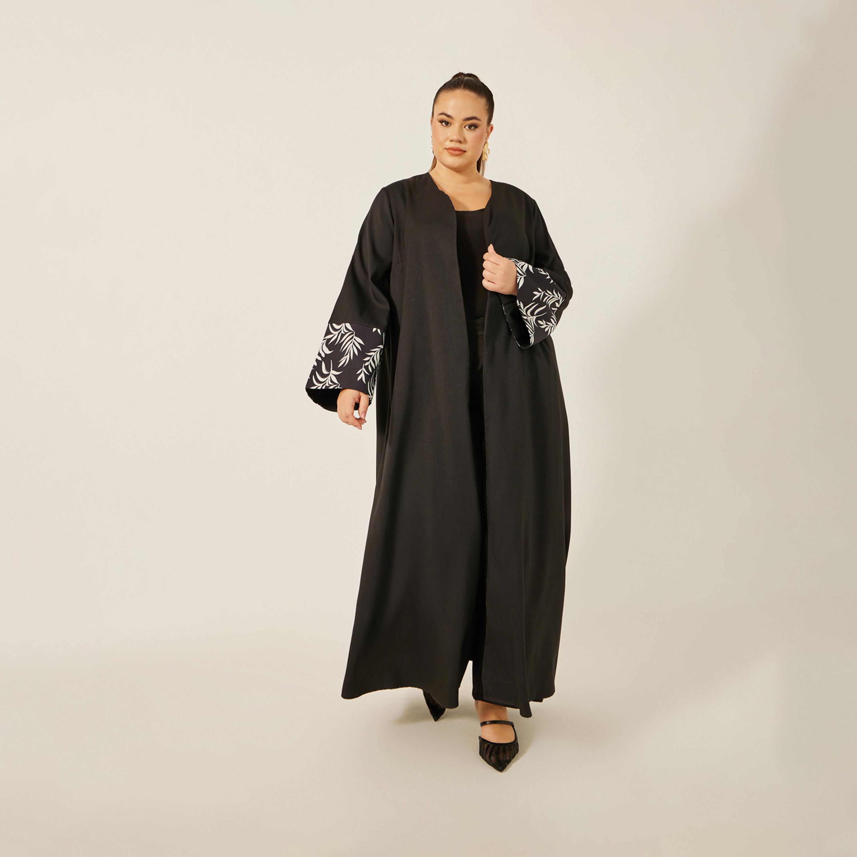 أميرة x ستايلي Plus Size A-Line Front Open Abaya with Printed Tonal Detail-women-arabicclothing-abayas-image-1