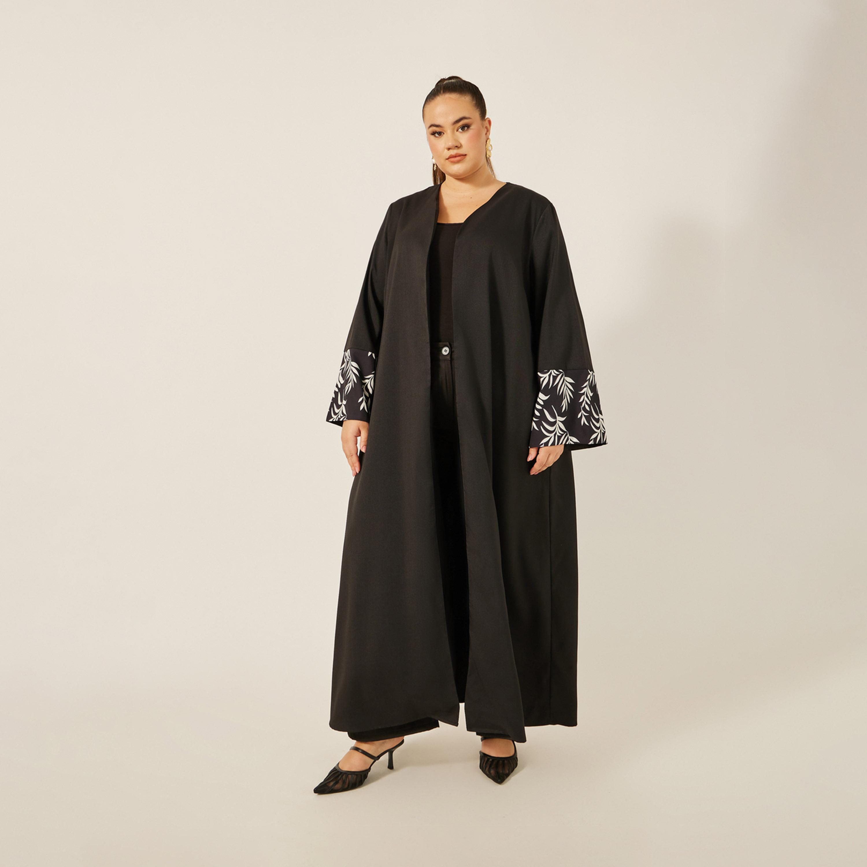 أميرة x ستايلي Plus Size A-Line Front Open Abaya with Printed Tonal Detail-women-arabicclothing-abayas-image-2