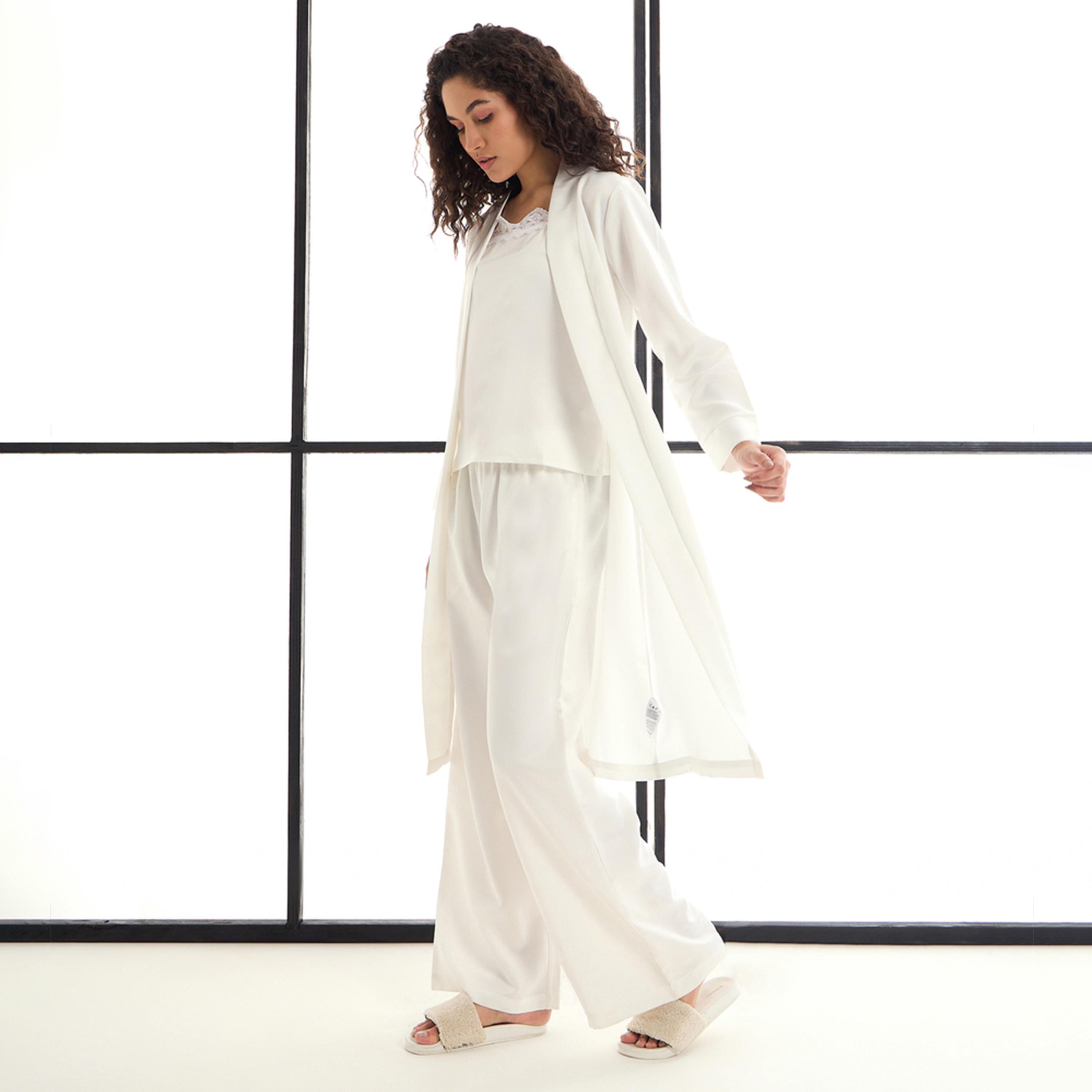 ساسافراس × ستايلي - مجموعة من 3 قطع - بلوزة مع بنطال وسترة قصيرة من الساتان-women-clothing-nightwear-pyjamas-longsets-image-3