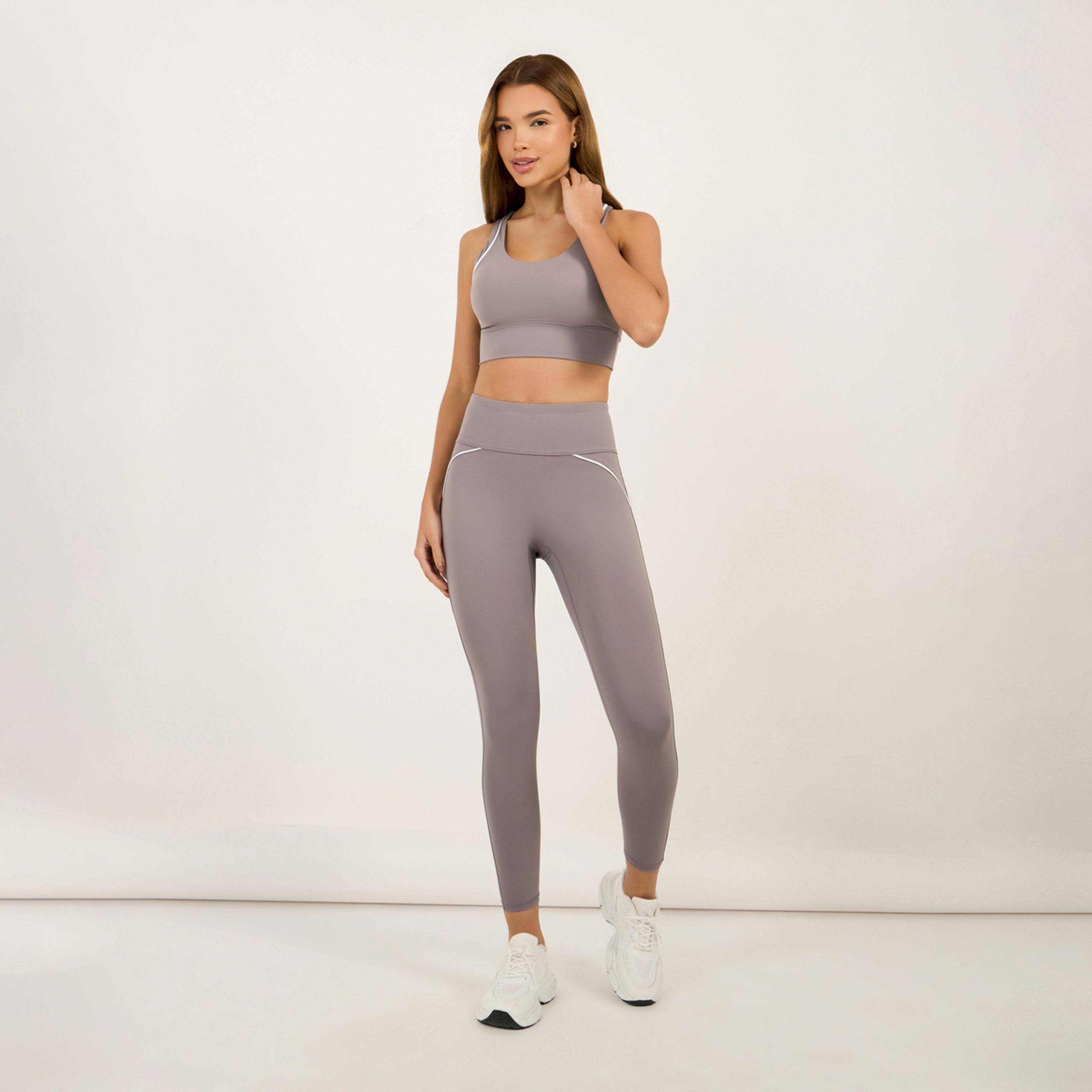 ستايلي - طقم حمالة صدر رياضية بأحزمة ظهر متعددة مع ليقنز-women-clothing-sportswearandactivewear-trackpantsandtracksuits-image-1