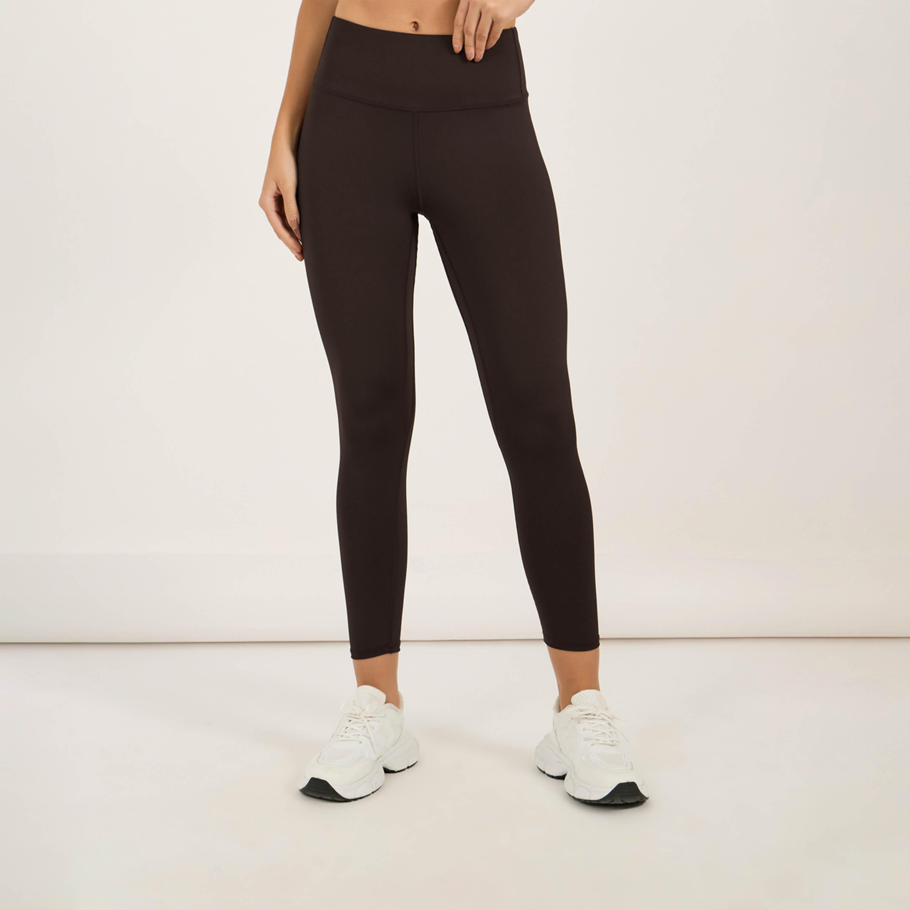 ستايلي - ليقنز رياضي بحزام خصر عريض 7/8-women-clothing-sportswearandactivewear-bottoms-joggersandtrackpants-image-2