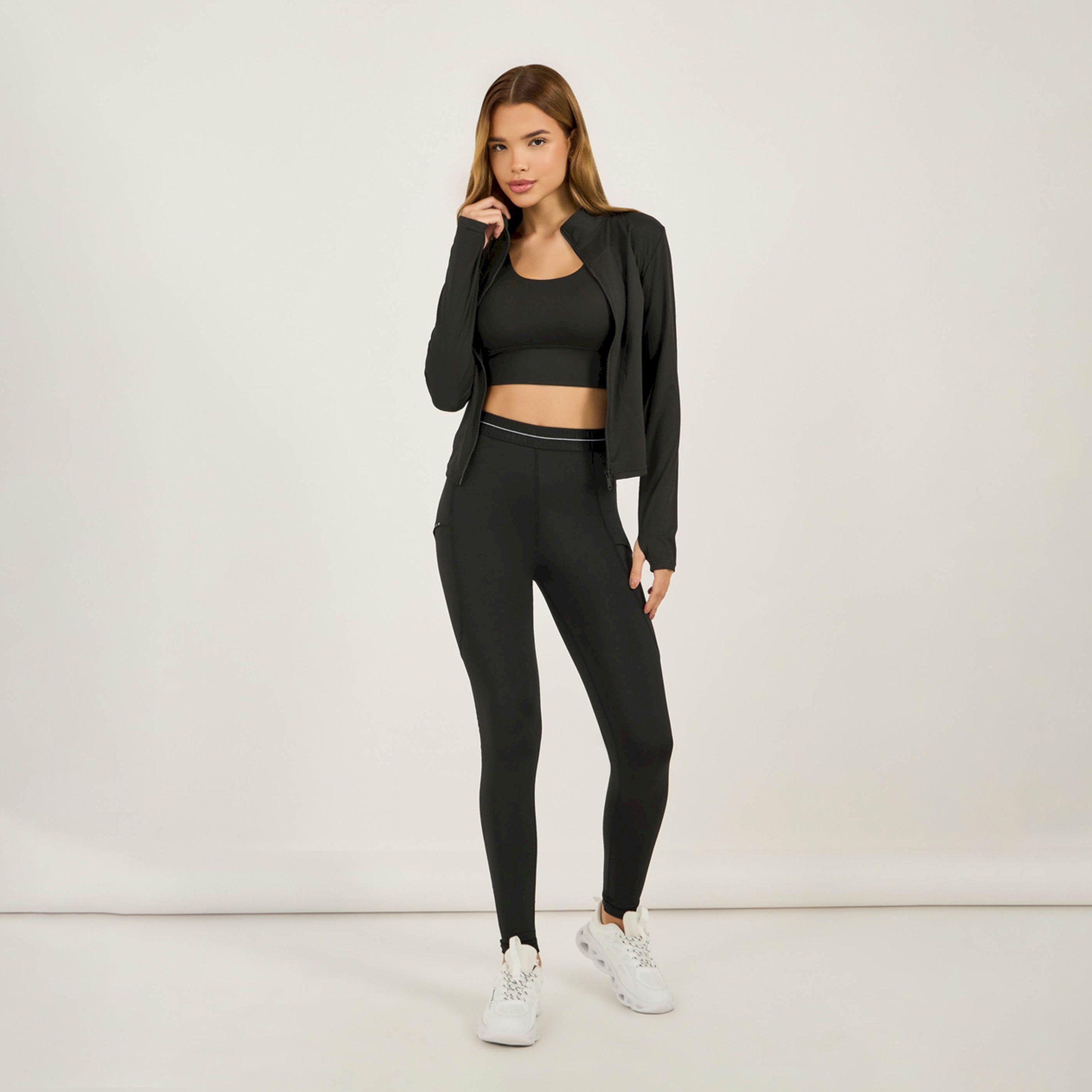 ستايلي - حمالة صدر رياضية متوسطة الدعم بنسيج مضلع وأحزمة متقاطعة-men-clothing-sportswearandactivewear-tshirtsandpolos-image-2