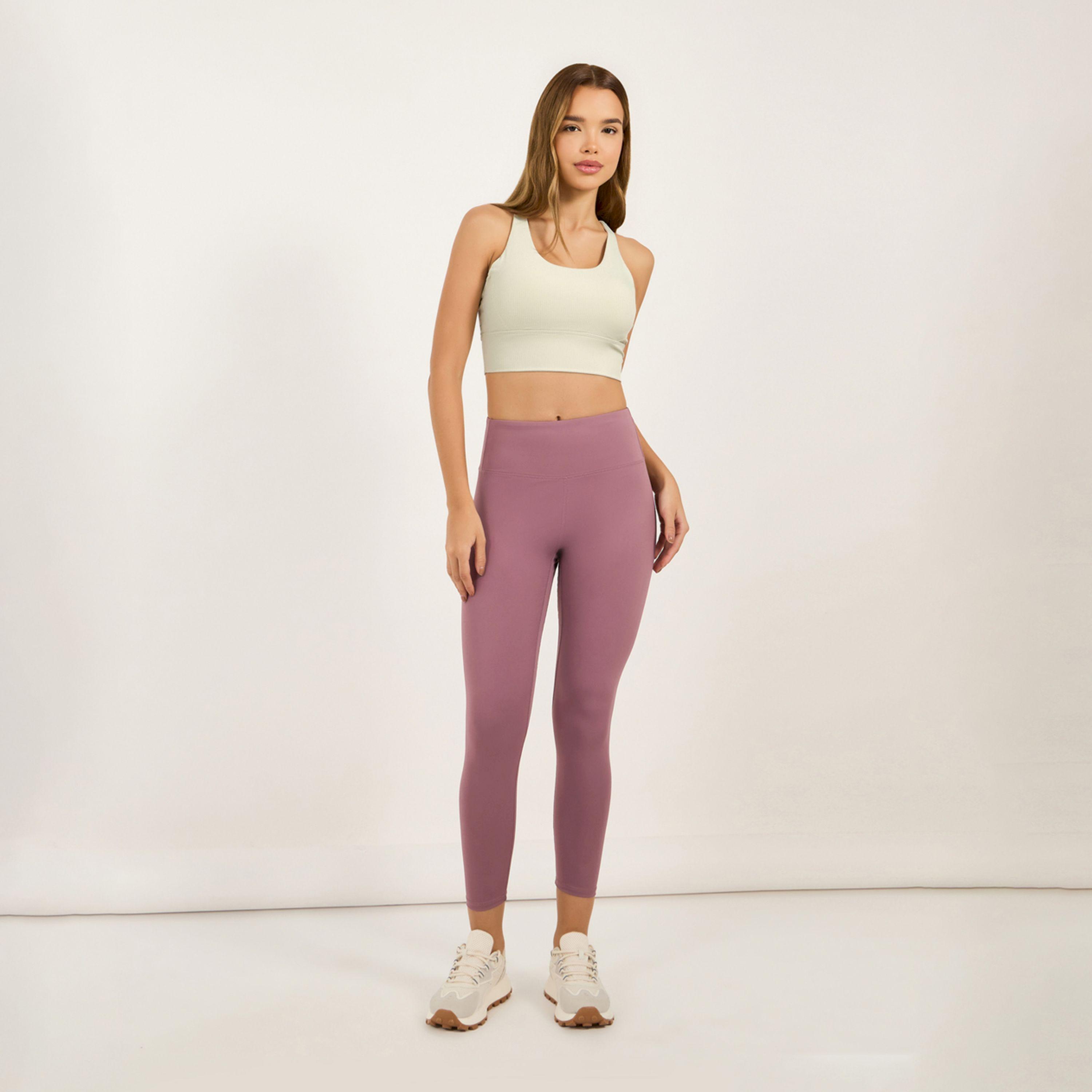 ستايلي - حمالة صدر رياضية متوسطة الدعم بنسيج مضلع وأحزمة متقاطعة-women-clothing-sportswearandactivewear-sportsbras-image-2