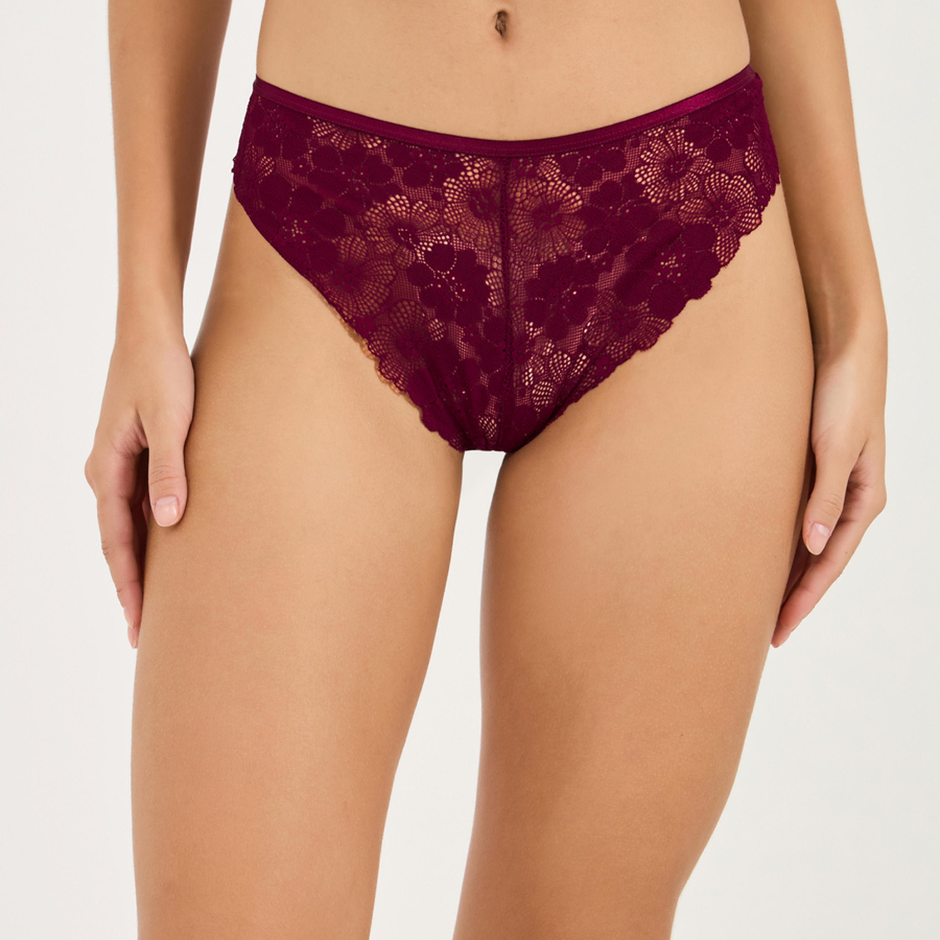 Styli Scalloped Edge Floral Lace Front & Back Metal Heart Trim Thong-women-clothing-lingerie-panties-image-1