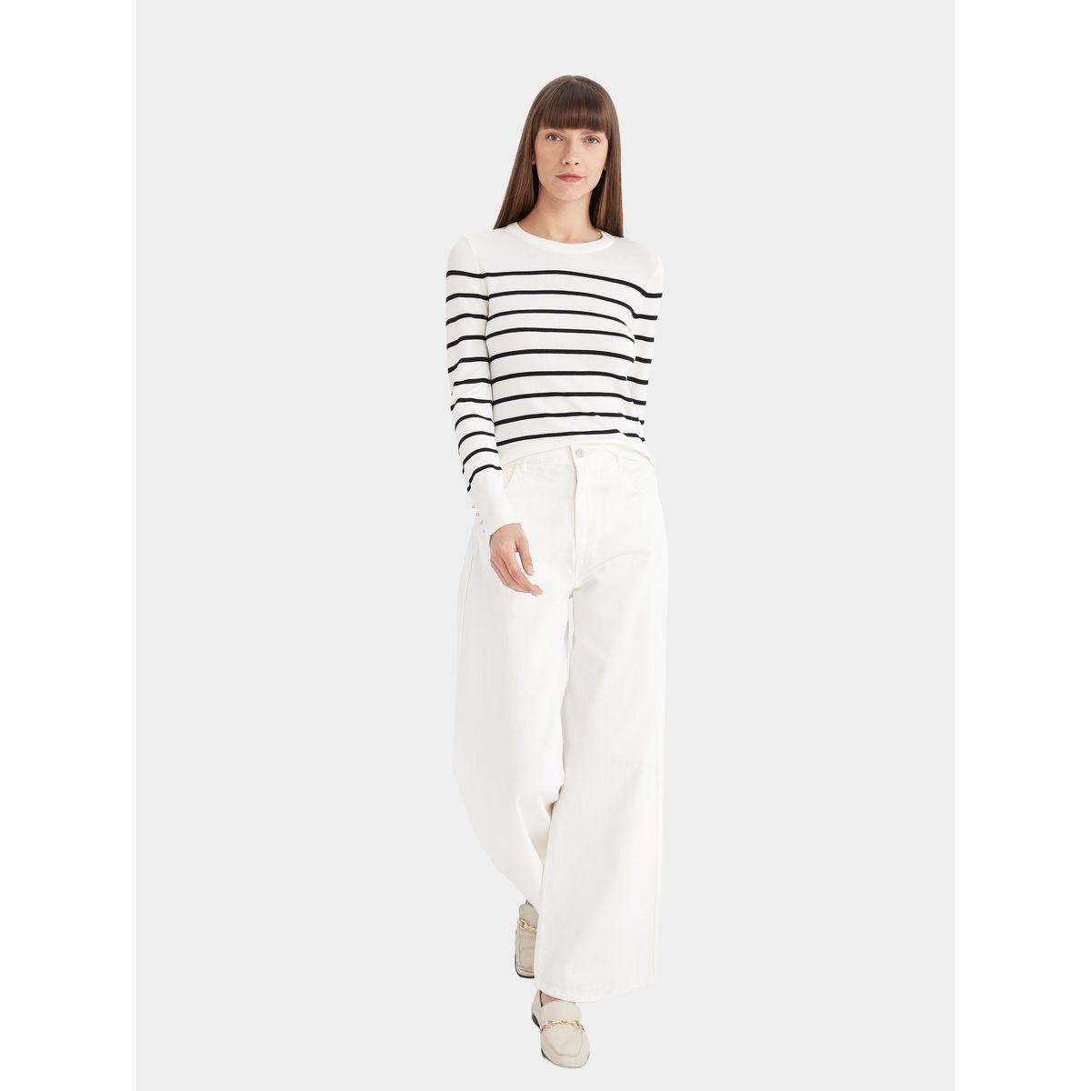 DeFacto X Styli  Striped Crew Neck Regular Fit Sweater-women-winterwear-cardigansandjumpers-cardigans-image-3
