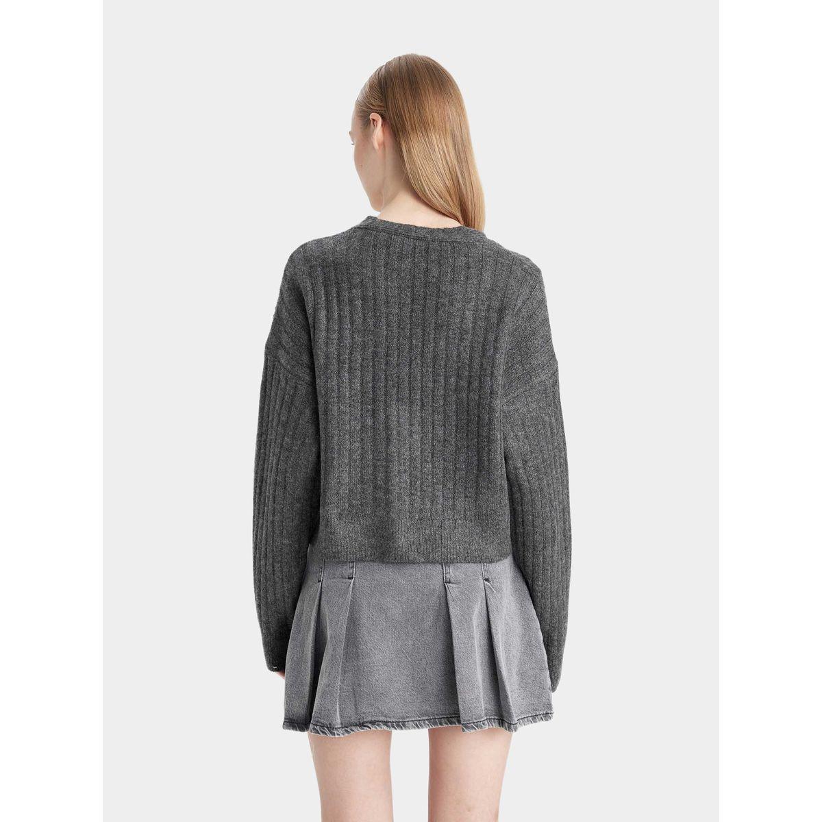 DeFacto X Styli  Ribbed V Neck Oversized Crop Cardigan-women-winterwear-cardigansandjumpers-cardigans-image-6