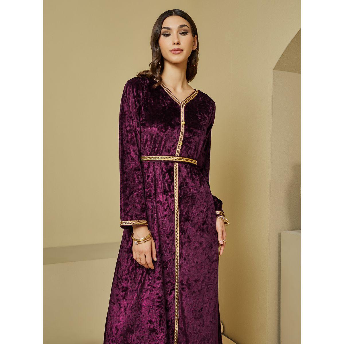 قفطان مخمل بتفاصيل دانتيل مع حزام خصر-women-arabicclothing-kaftan-image-3