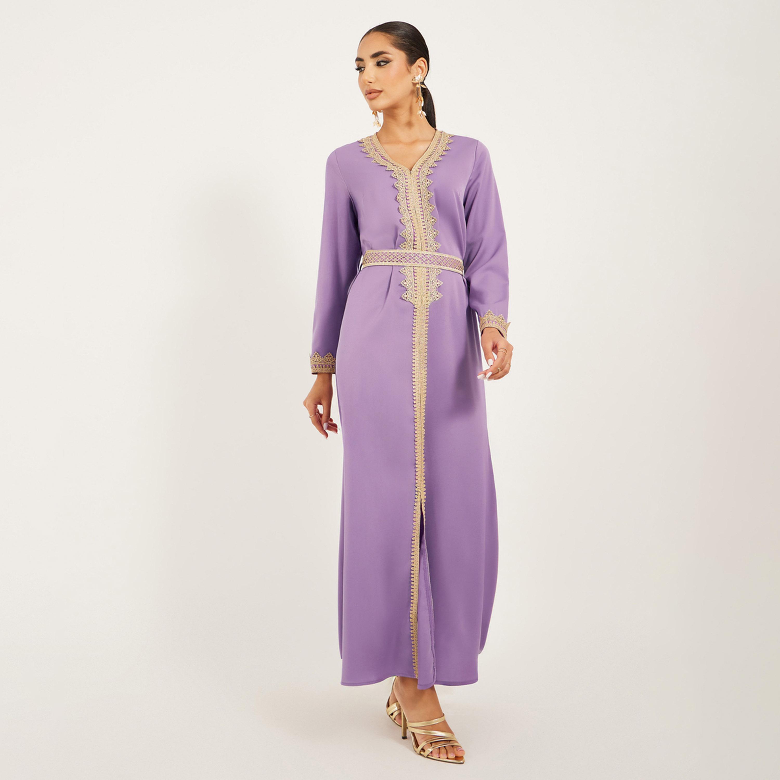 Amirah X Styli Arabic Kaftan With V Neck And Gold Lace Trims At Neckline, Sleeve Hem And Centre Front Along With Fabric Belt. Lace Trim On Fabric Belt-women-arabicclothing-kaftan-image-2