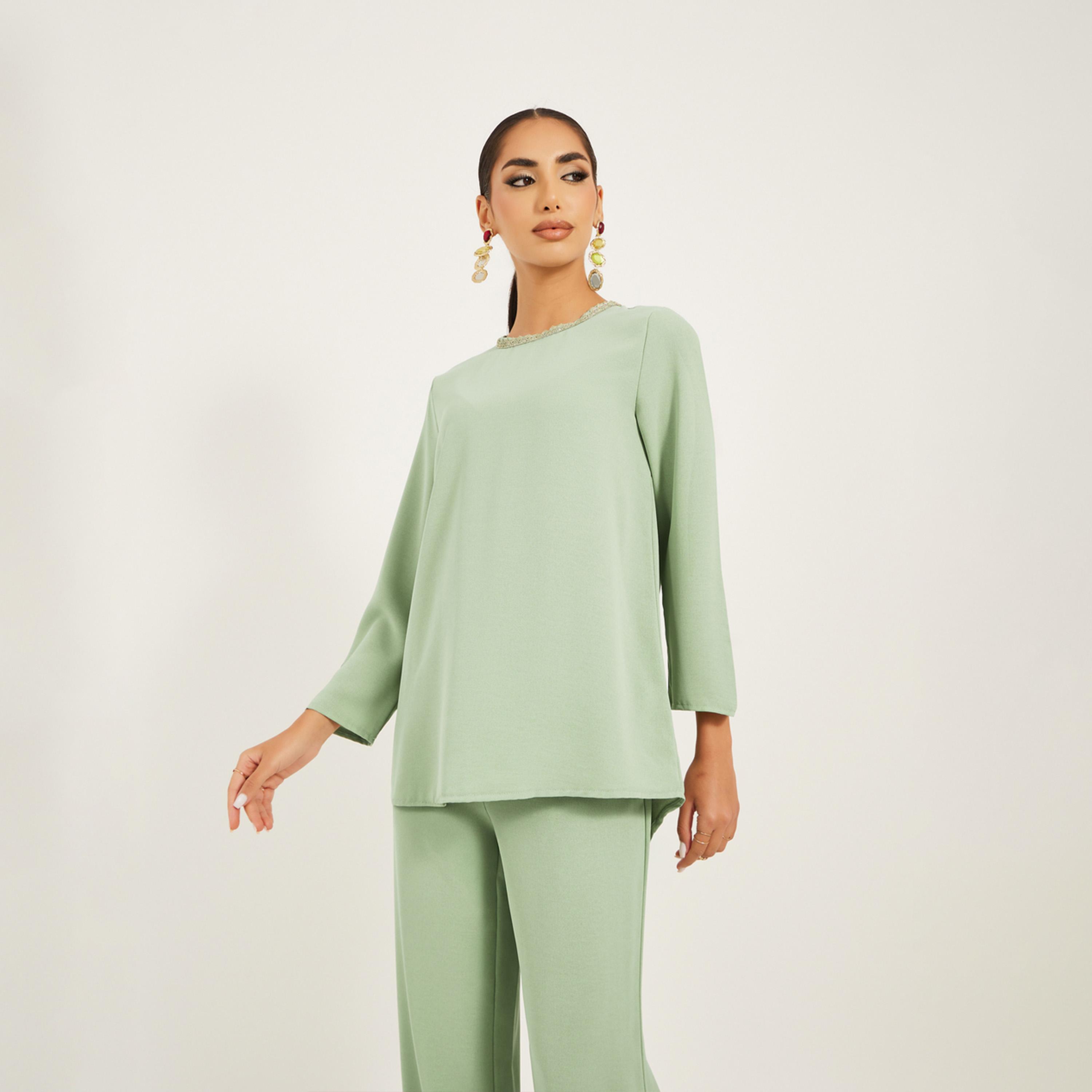ستايلي - طقم بلوزة طويلة بأكمام 3/4 مع حواف من الدانتيل الذهبي وبنطال واسع الساق-women-arabicclothing-sets-image-3