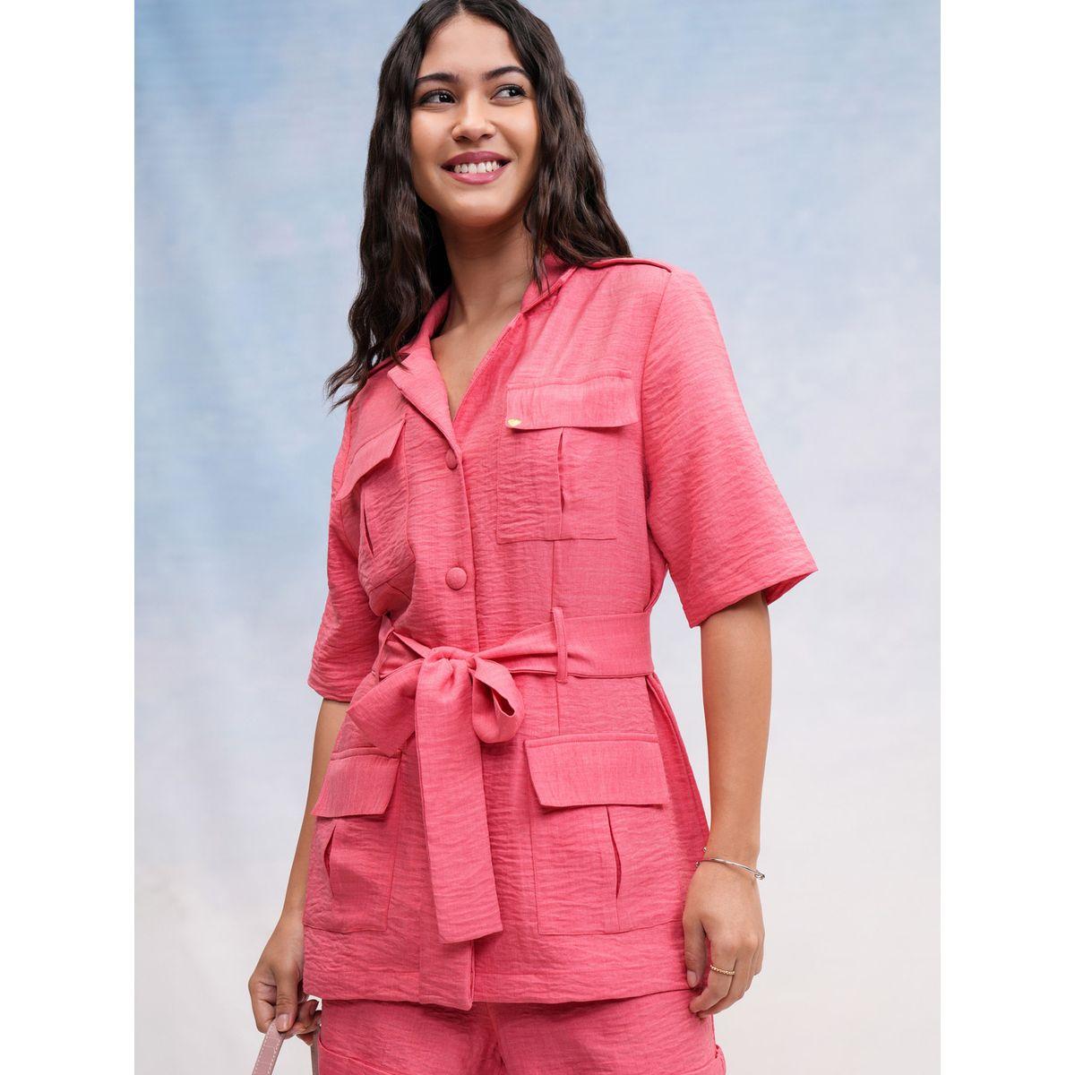 طقم منسق من شورت وبلوزة بتفاصيل بارزة الملمس فيشود × ستايلي-women-clothing-coordsets-image-1