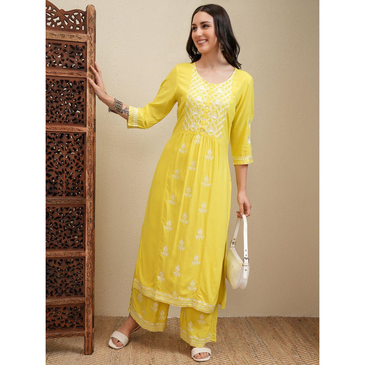 مجموعة من بنطال بالازو مع كورتا مُطرّزة بزهور فيشود × ستايلي-women-clothing-ethnicwear-kurtasets-image-2