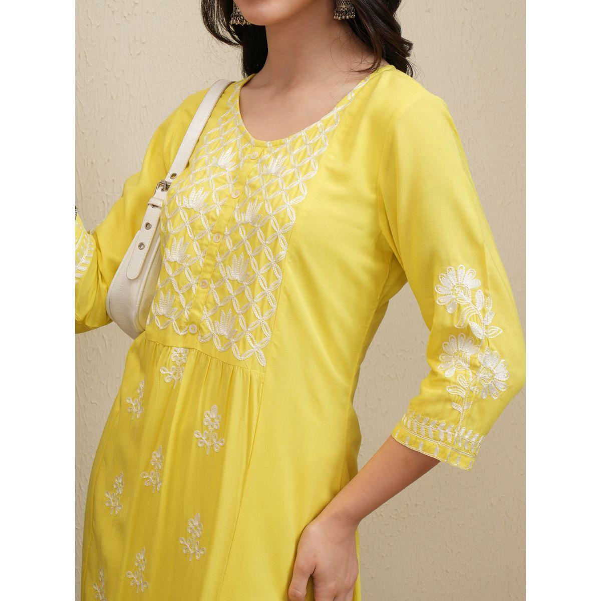 Vishudh X Styli  Floral Embroidered Thread Work Straight Kurta & Palazzos Set-women-clothing-ethnicwear-kurtasets-image-5