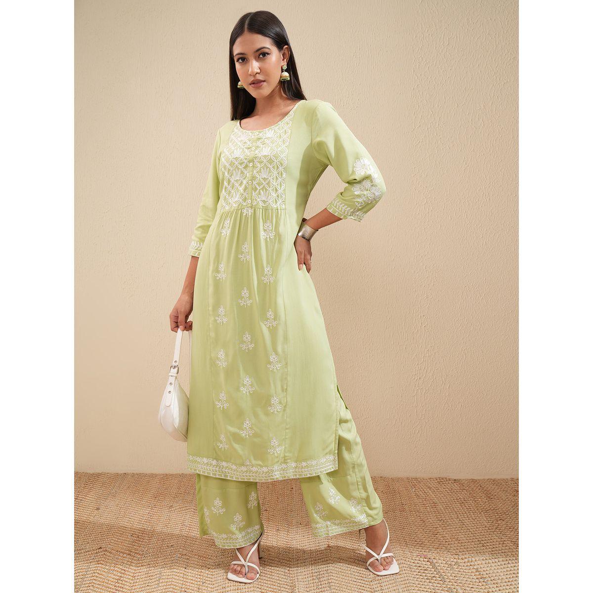 مجموعة من بنطال بالازو مع كورتا مُطرّزة بزهور فيشود × ستايلي-women-clothing-ethnicwear-kurtasets-image-2