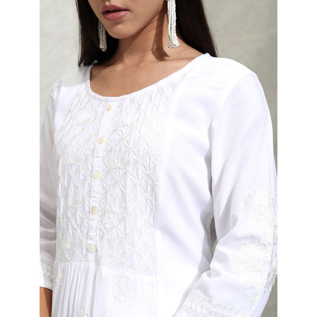 مجموعة من بنطال بالازو مع كورتا مُطرّزة بزهور فيشود × ستايلي-women-clothing-ethnicwear-kurtasets-image-5