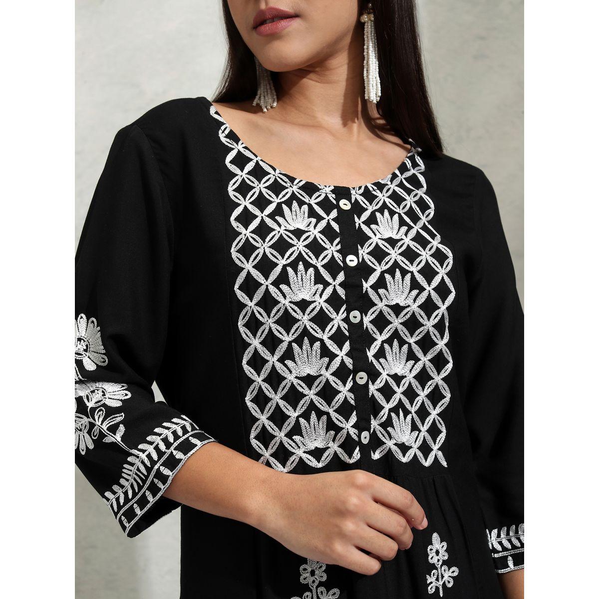 Vishudh X Styli  Floral Embroidered Thread Work Straight Kurta & Palazzos Set-women-clothing-ethnicwear-kurtasets-image-5