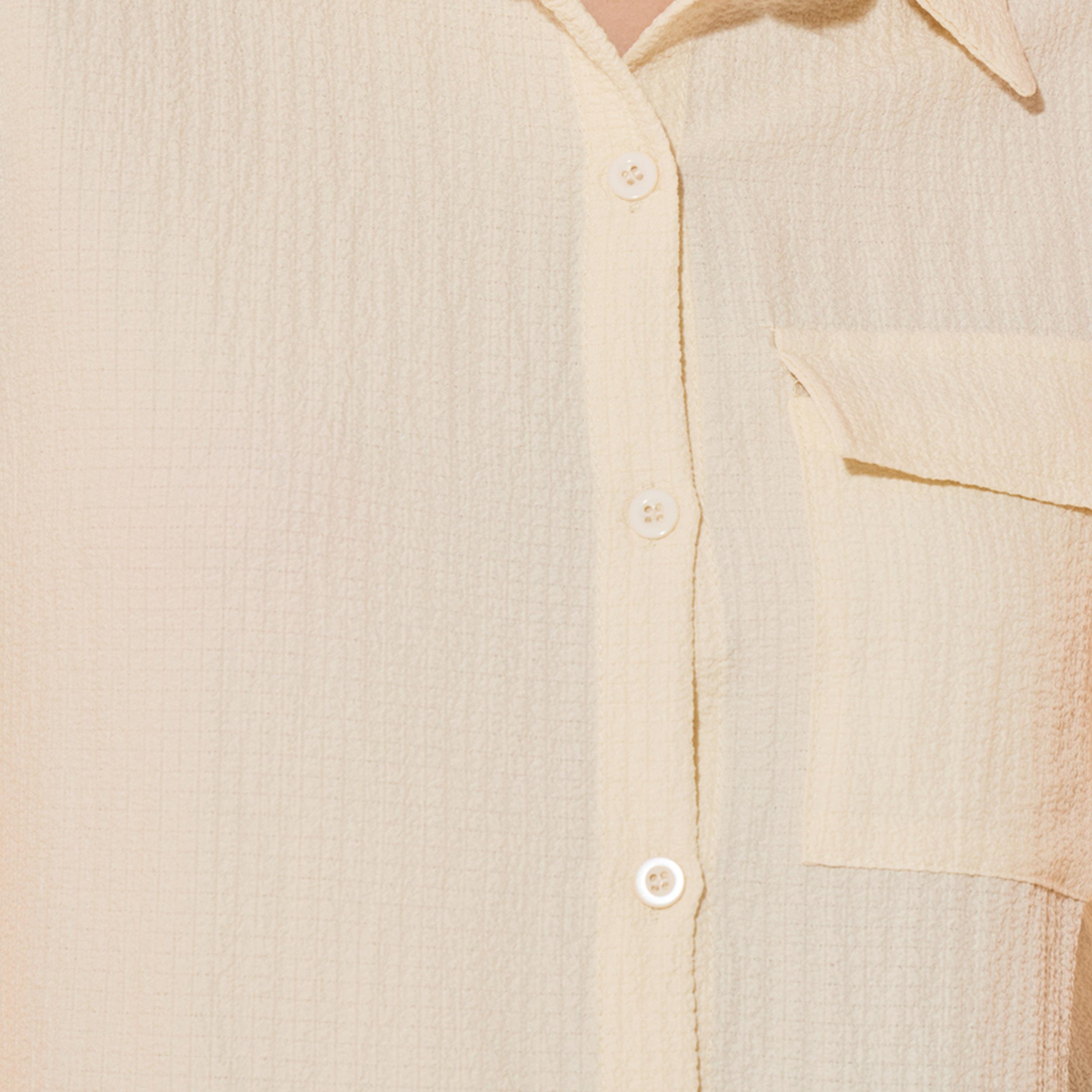 بلوزة بجيب على الصدر وأكمام قصيرة وأزرار-women-clothing-shirtsandblouses-shirts-image-4
