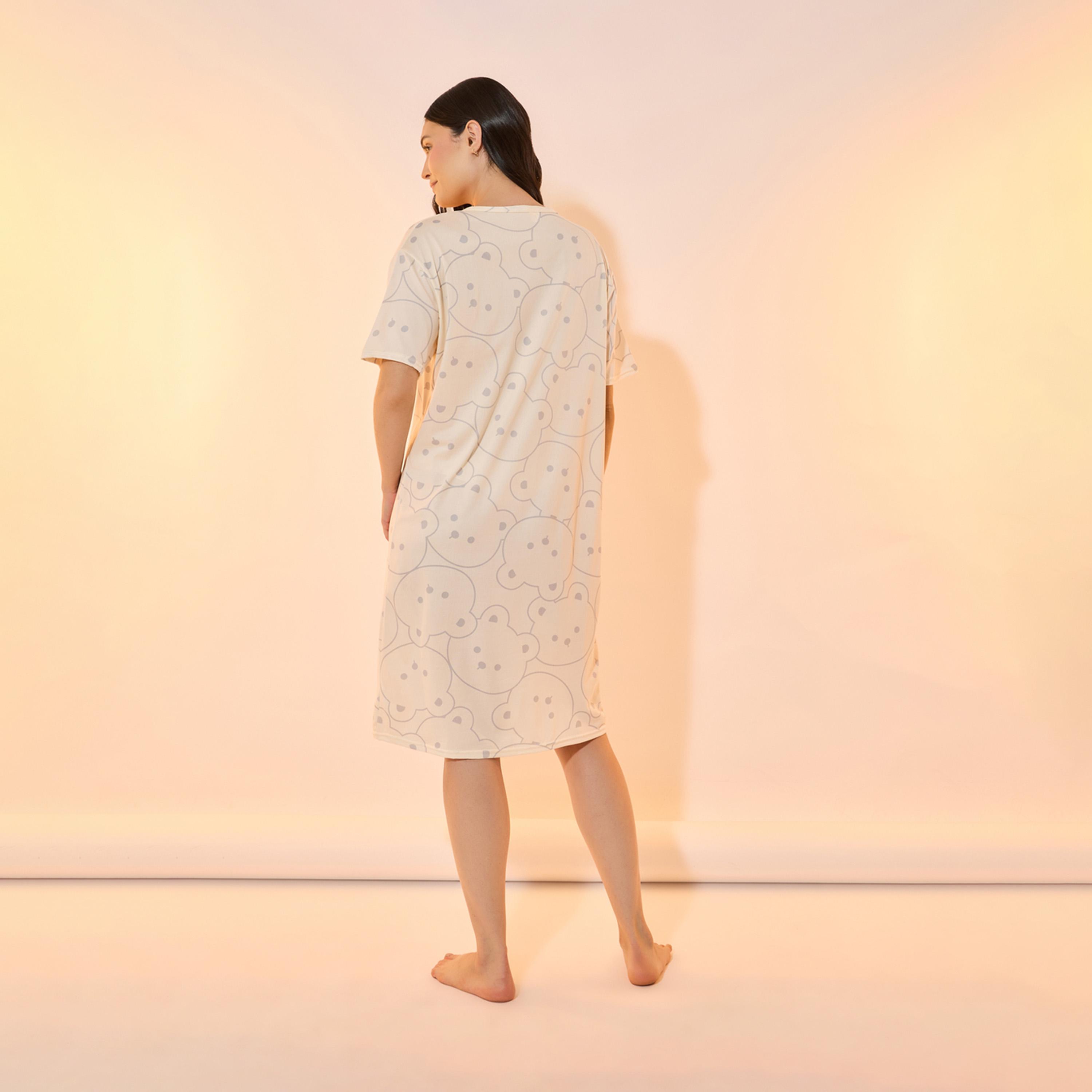 قميص نوم بطبعة جرافيك مع ياقة دائرية-women-clothing-nightwear-nighties-image-1