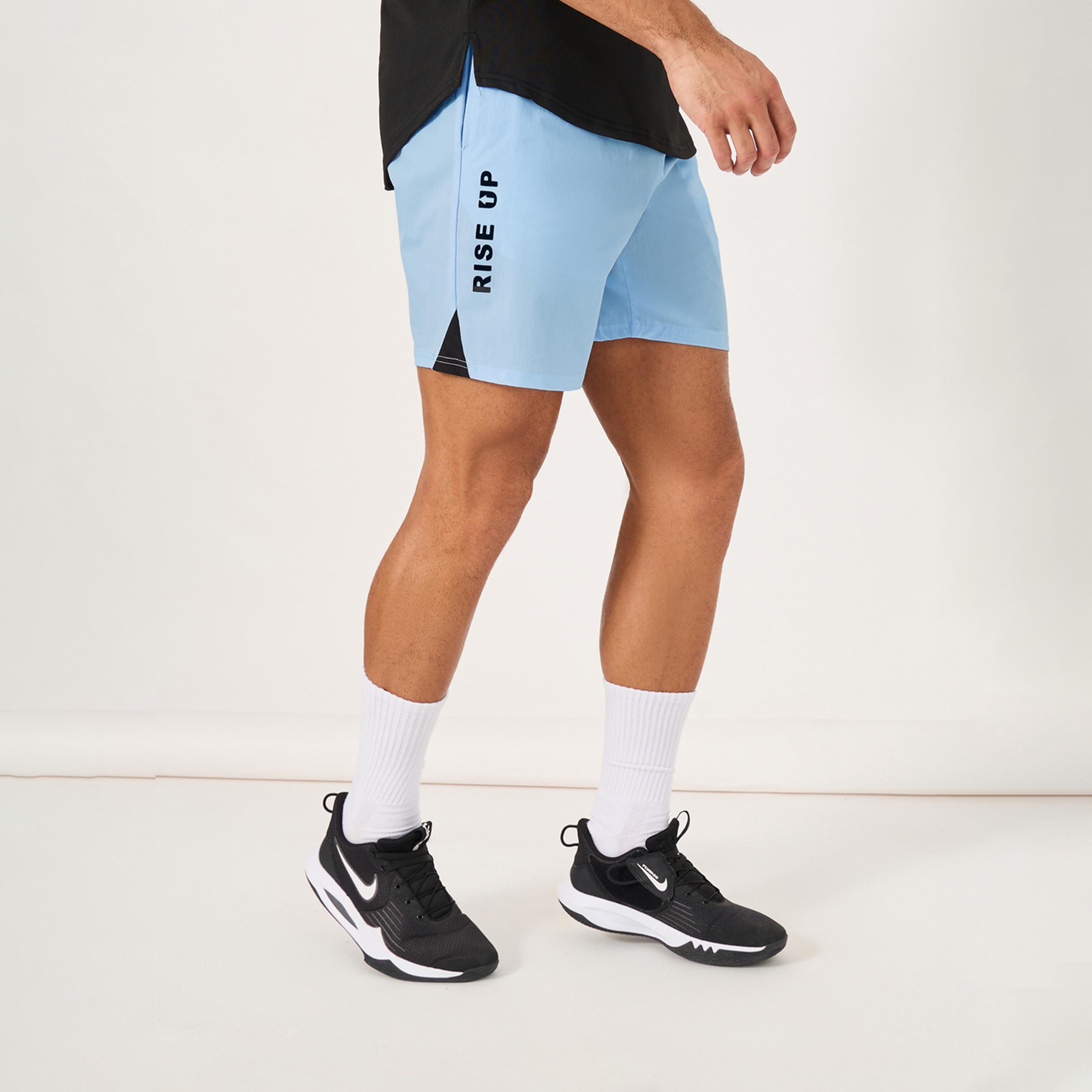 ستايلي - شورت للجري بطبعة شعار مع جيب جانبي - 9 انش-men-clothing-sportswearandactivewear-bottoms-shorts-image-1