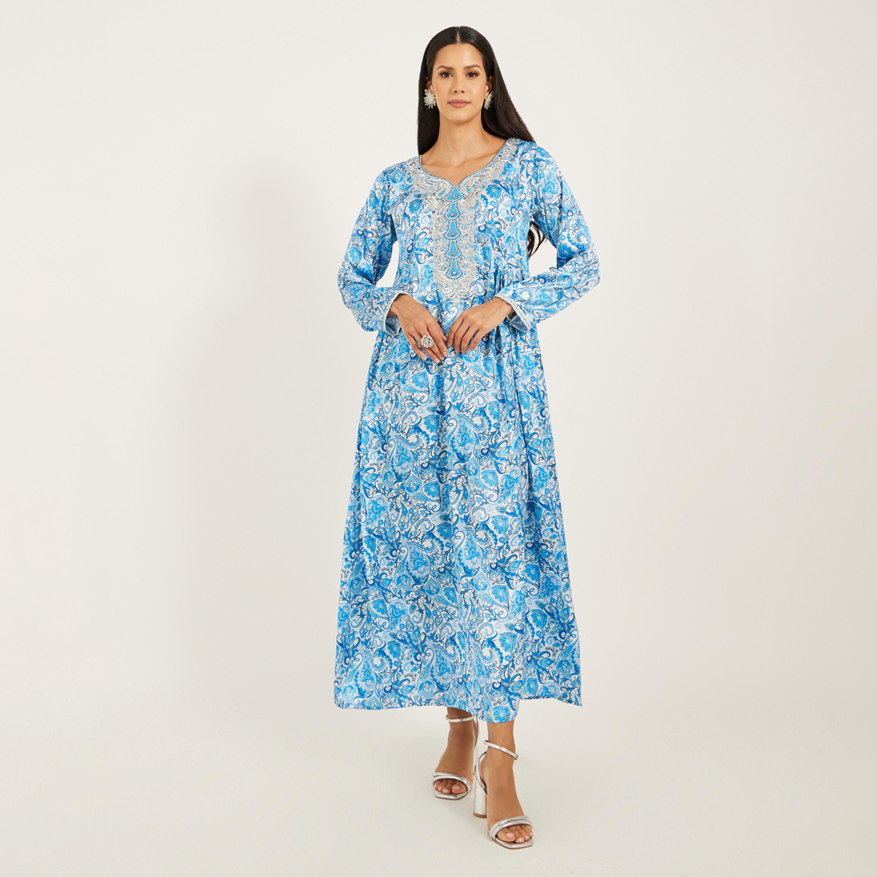 ماكسيم كرييشن × ستايلي - قفطان ساتان مطبوع بخيوط وأحجار-women-arabicclothing-kaftan-image-2