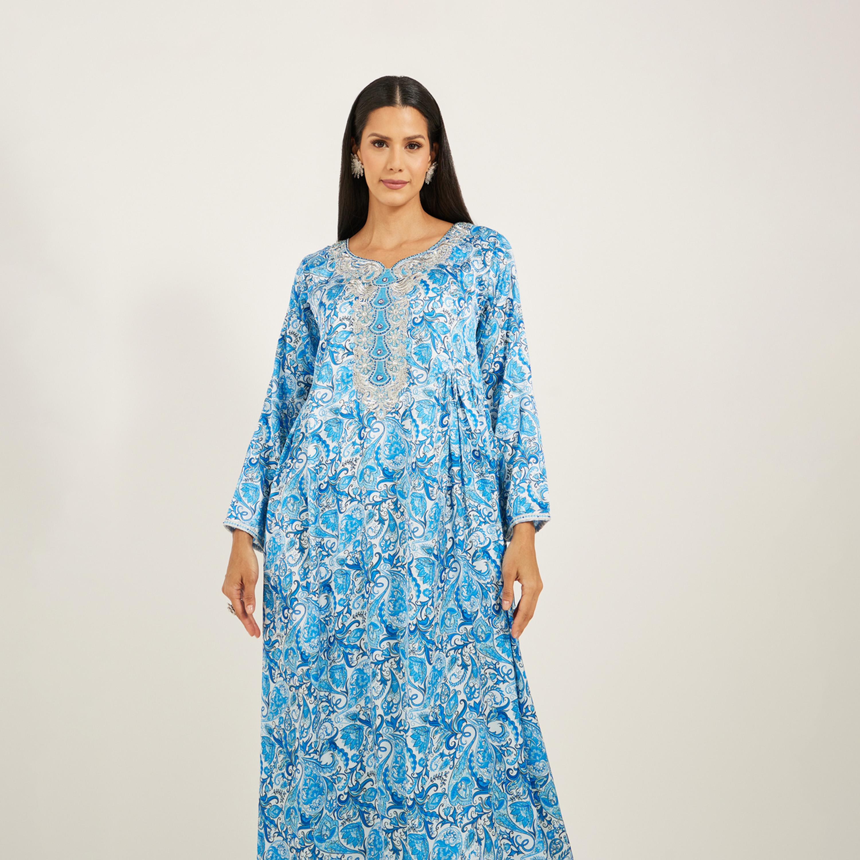 ماكسيم كرييشن × ستايلي - قفطان ساتان مطبوع بخيوط وأحجار-women-arabicclothing-kaftan-image-3