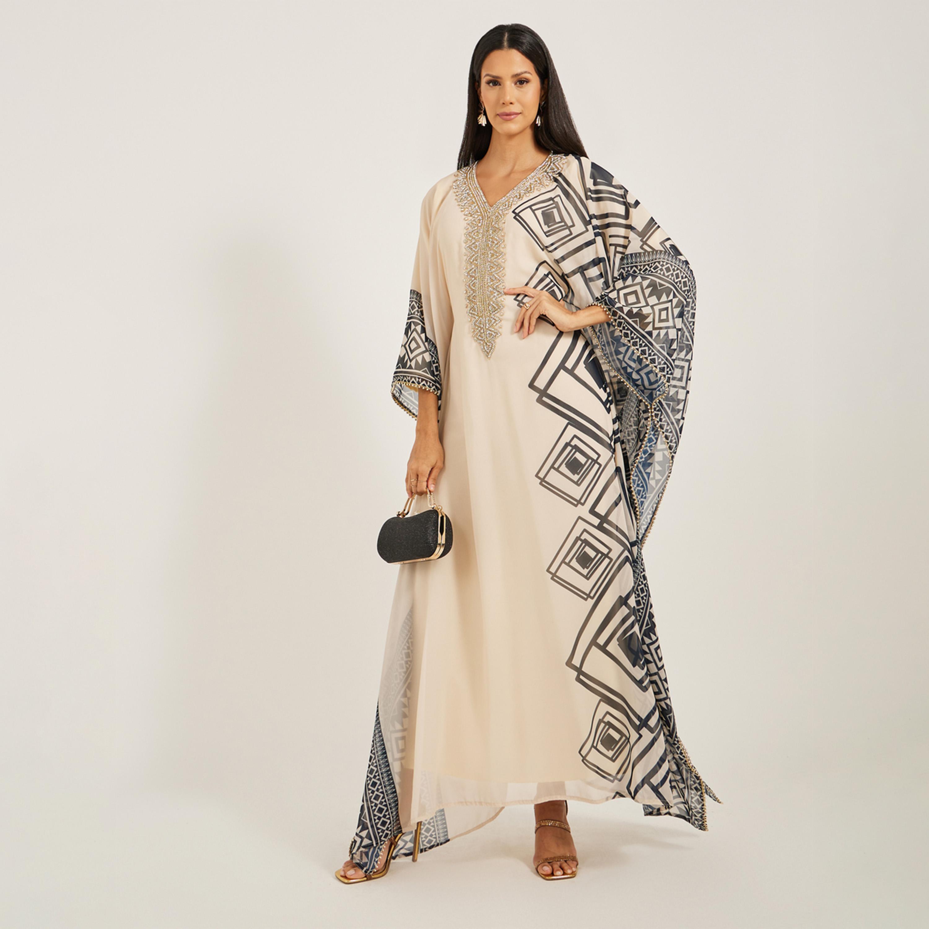 ماكسيم كرييشن × ستايلي - قفطان جورجيت مطبوع مع تطريز يدوي-women-arabicclothing-kaftan-image-2