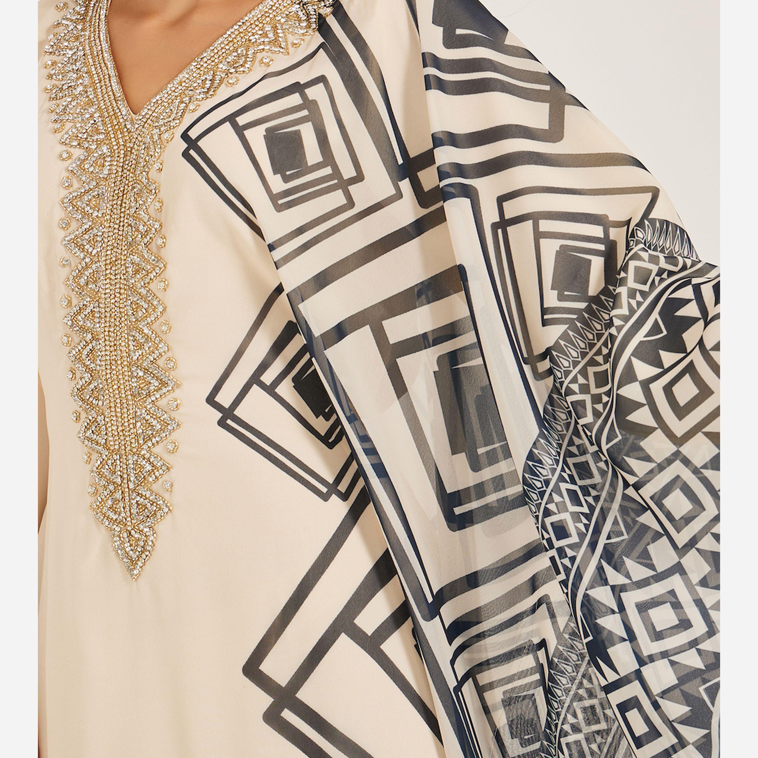ماكسيم كرييشن × ستايلي - قفطان جورجيت مطبوع مع تطريز يدوي-women-arabicclothing-kaftan-image-4
