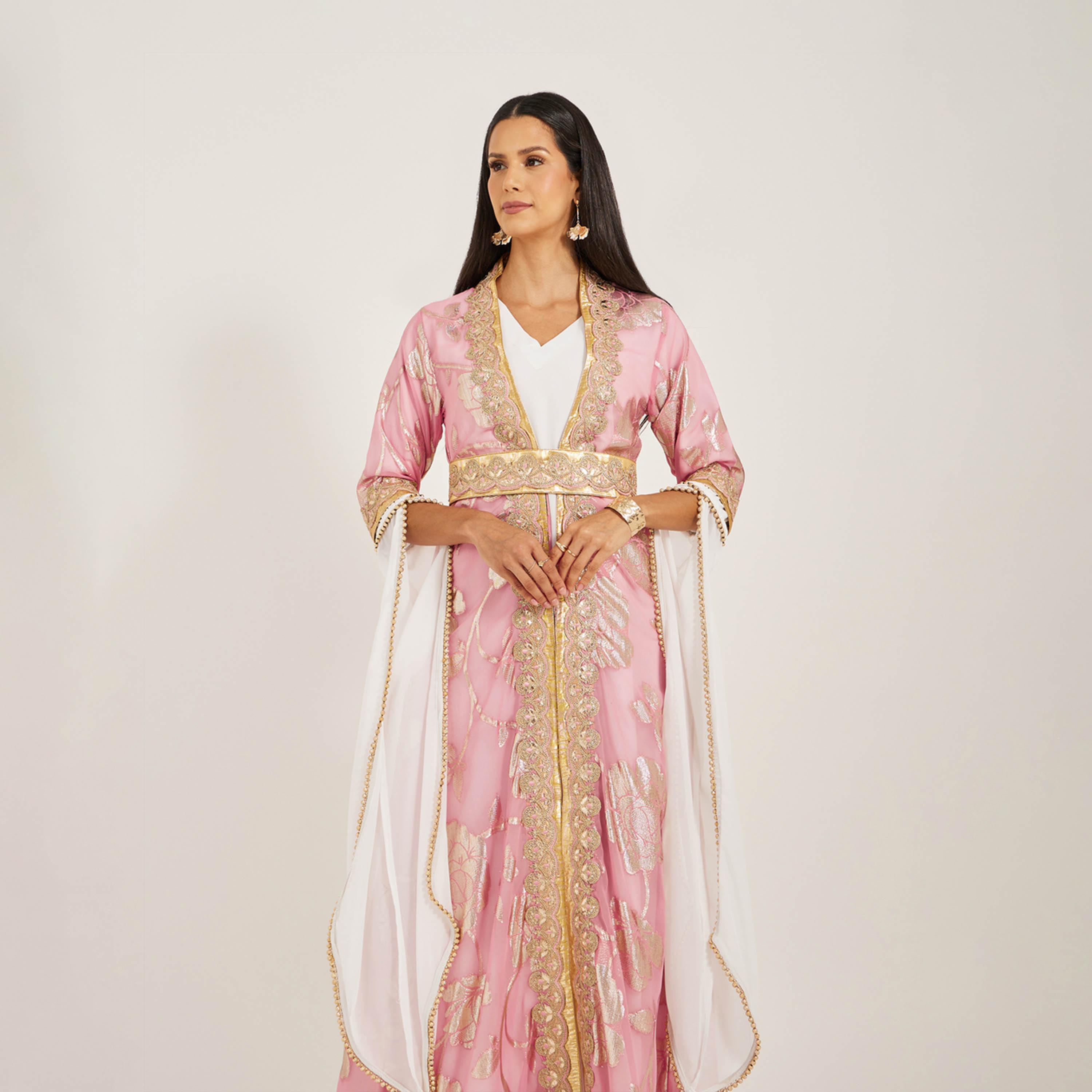 ماكسيم كرييشن × ستايلي - جاكيت براسو وبطانة من قماش جورجيت مع حزام-women-arabicclothing-kaftan-image-3