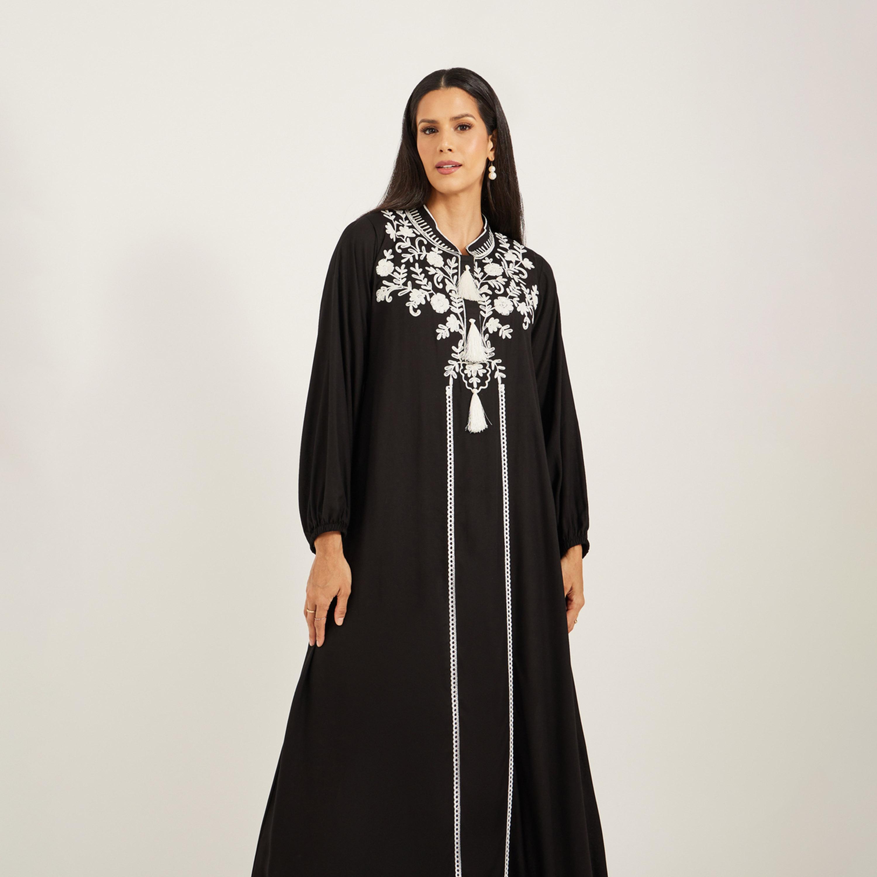 ماكسيم كريشن × ستايلي-  قفطان من الرايون مع تطريزات وشرابات-women-arabicclothing-kaftan-image-3