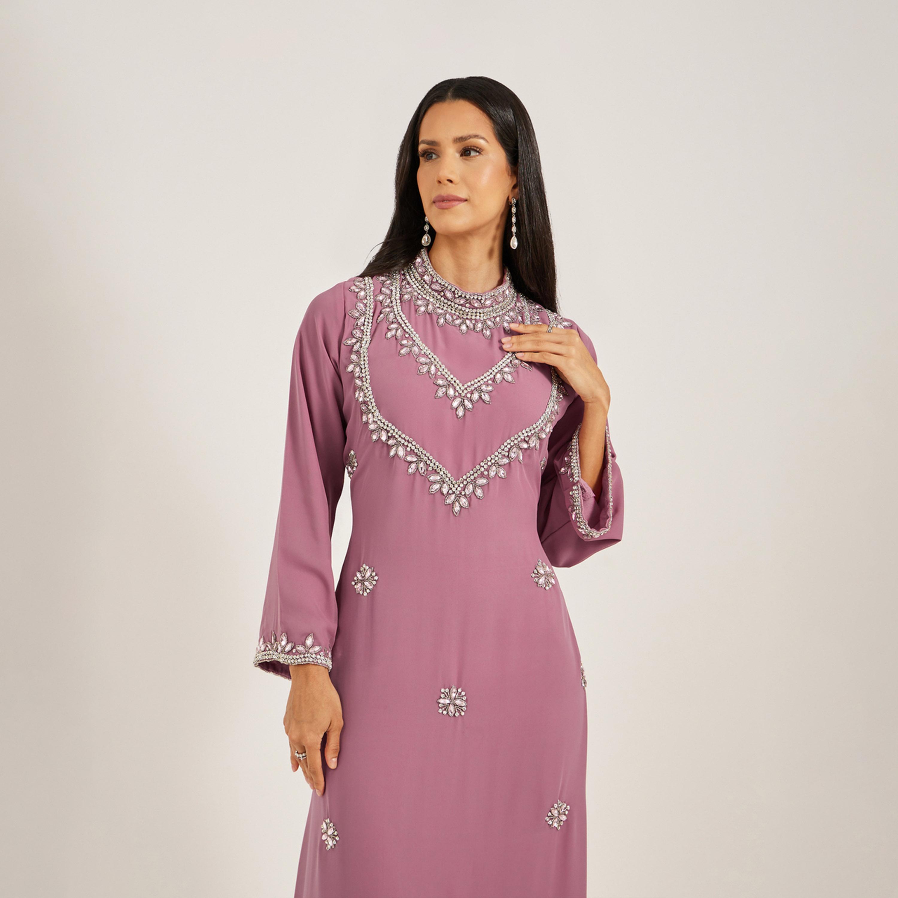 ماكسيم كريشن × ستايلي-  قفطان بنفسجي مع تطريز يدوي كريستالي مفصل-women-arabicclothing-kaftan-image-3