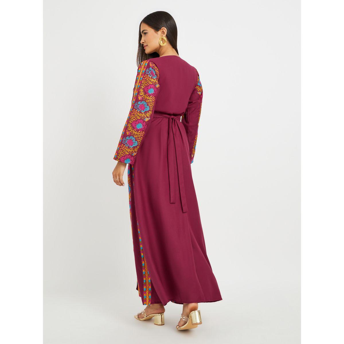 جلابية بتفاصيل مُطرّزة وحزام خصر-women-arabicclothing-jalabiyas-image-5