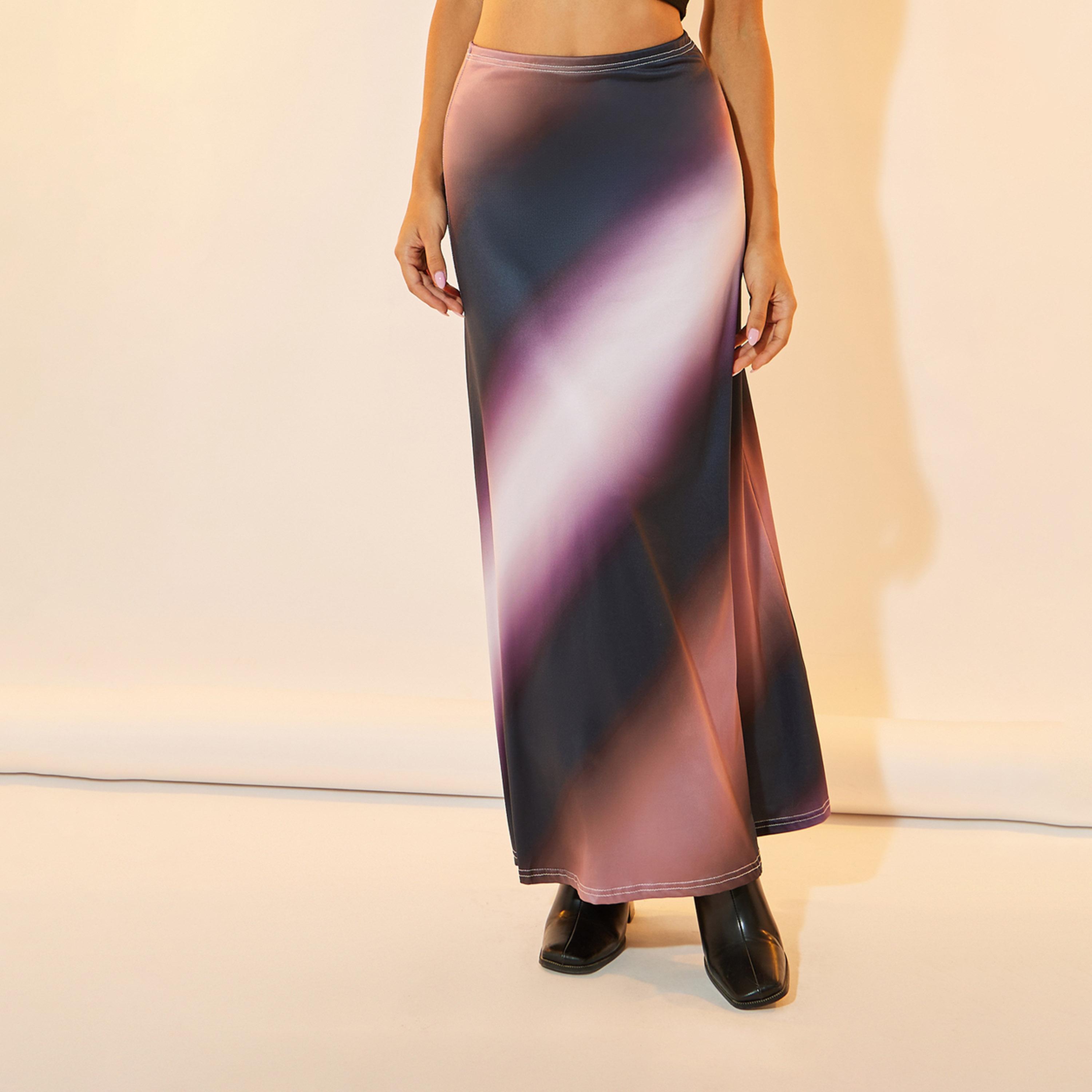 طقم منسق من تنورة بطبعة اومبري مع بلوزة قصيرة-women-clothing-coordsets-image-4