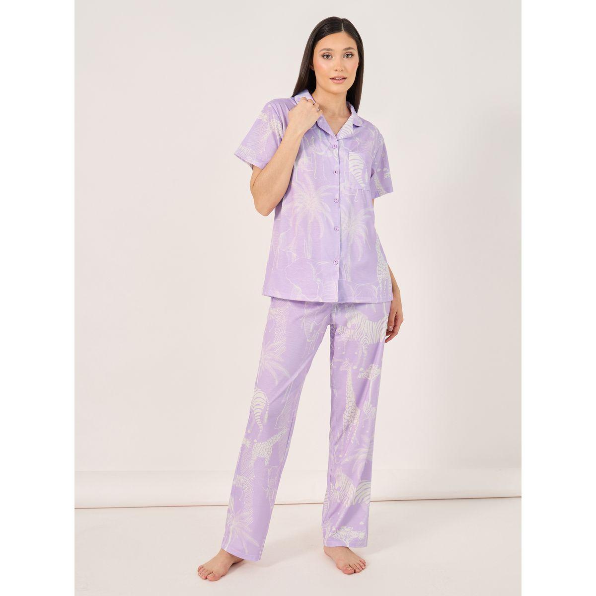 طقم من بنطال بيجاما مع بلوزة بطبعة جرافيك-women-clothing-nightwear-pyjamas-longsets-image-1