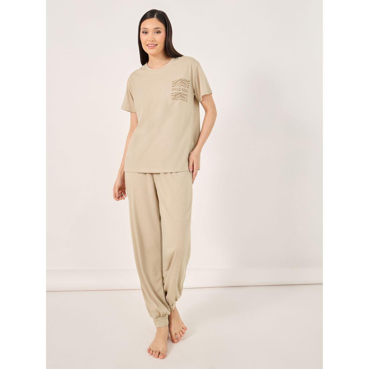 مجموعة من بنطال بيجاما مع تيشيرت بطبعة جرافيك-women-clothing-nightwear-pyjamas-longsets-image-1