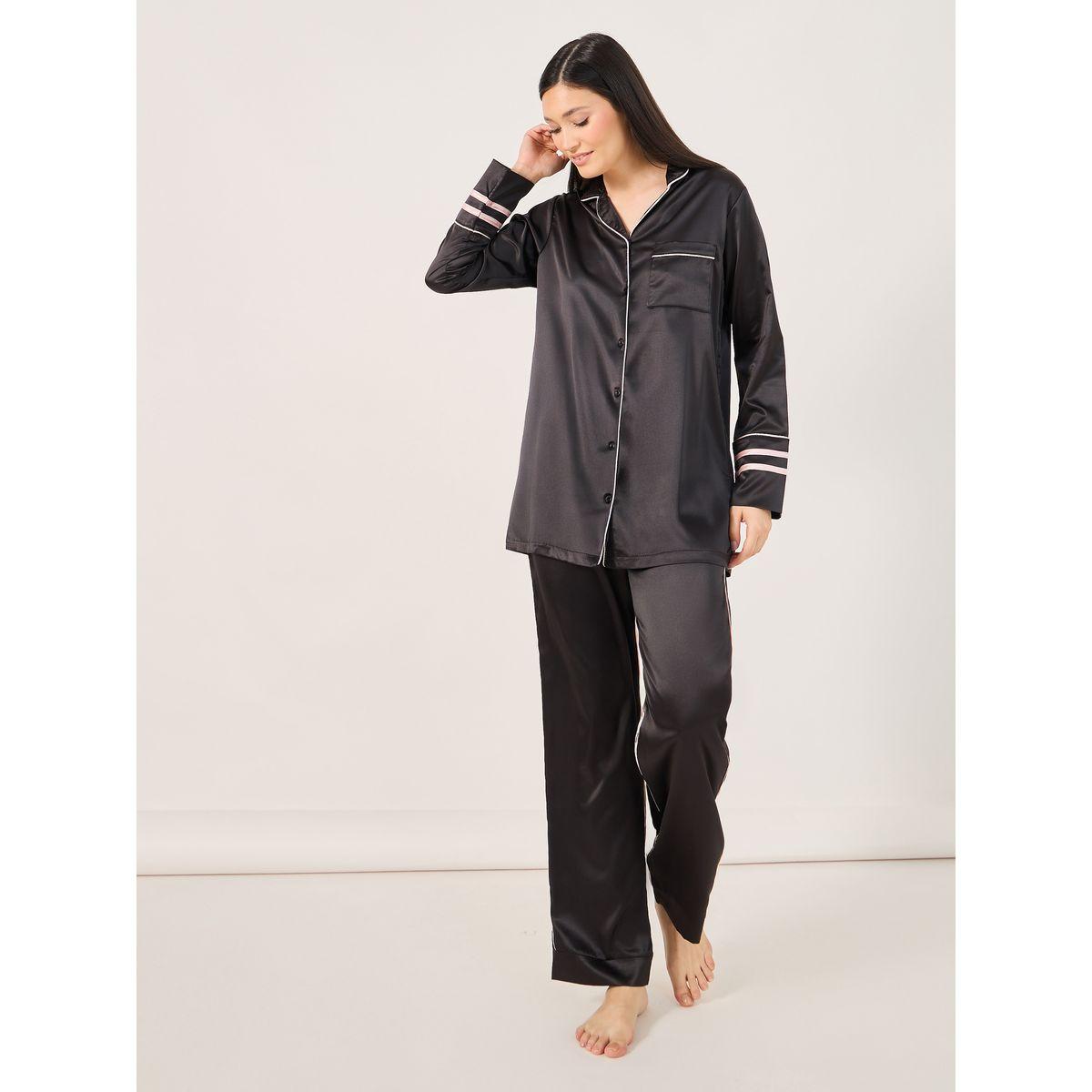 طقم من بنطال بيجاما وبلوزة طويلة بتفاصيل محزوزة-women-clothing-nightwear-pyjamas-longsets-image-1