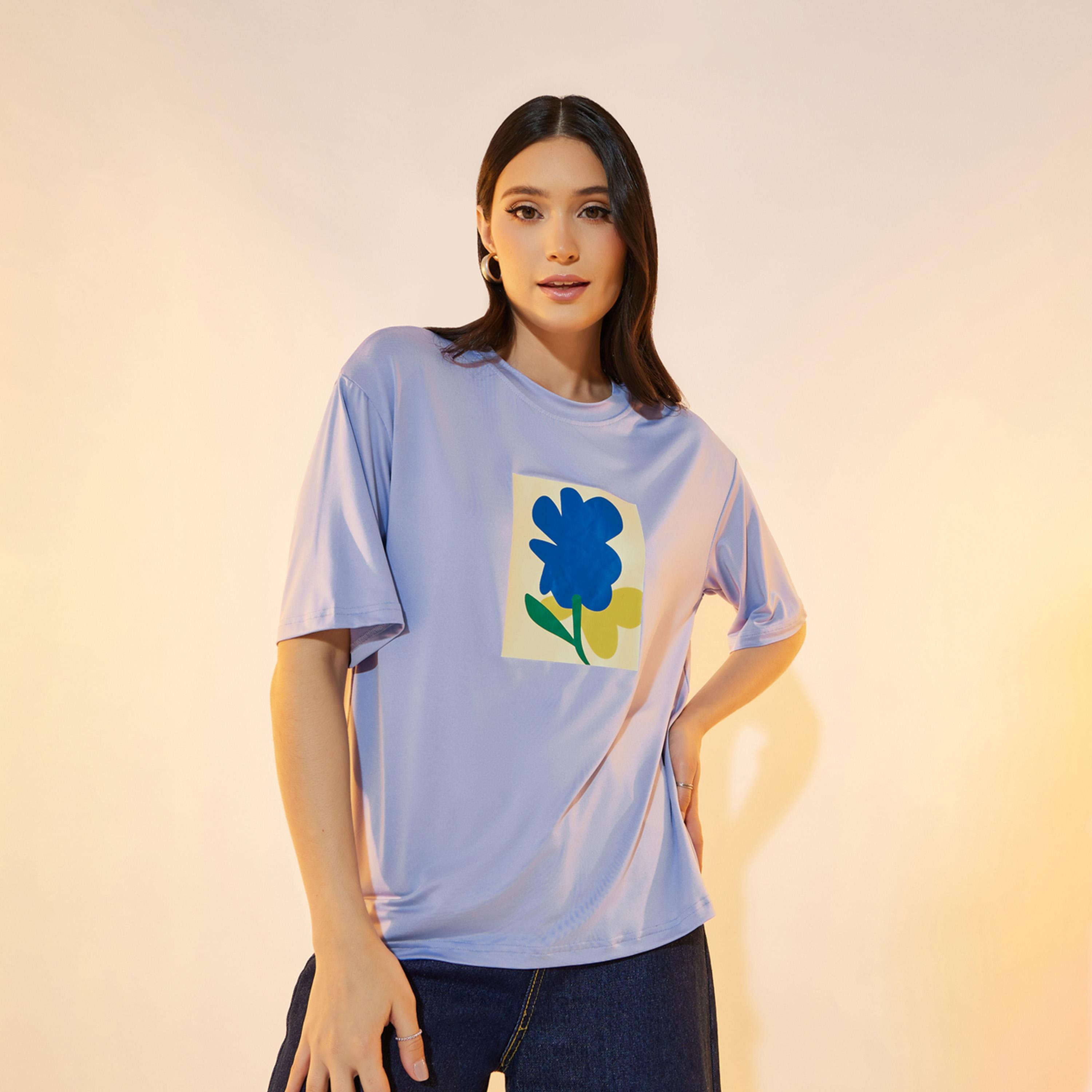 تيشيرت بقصة عادية وطبعة جرافيك-women-clothing-tshirts-image-1