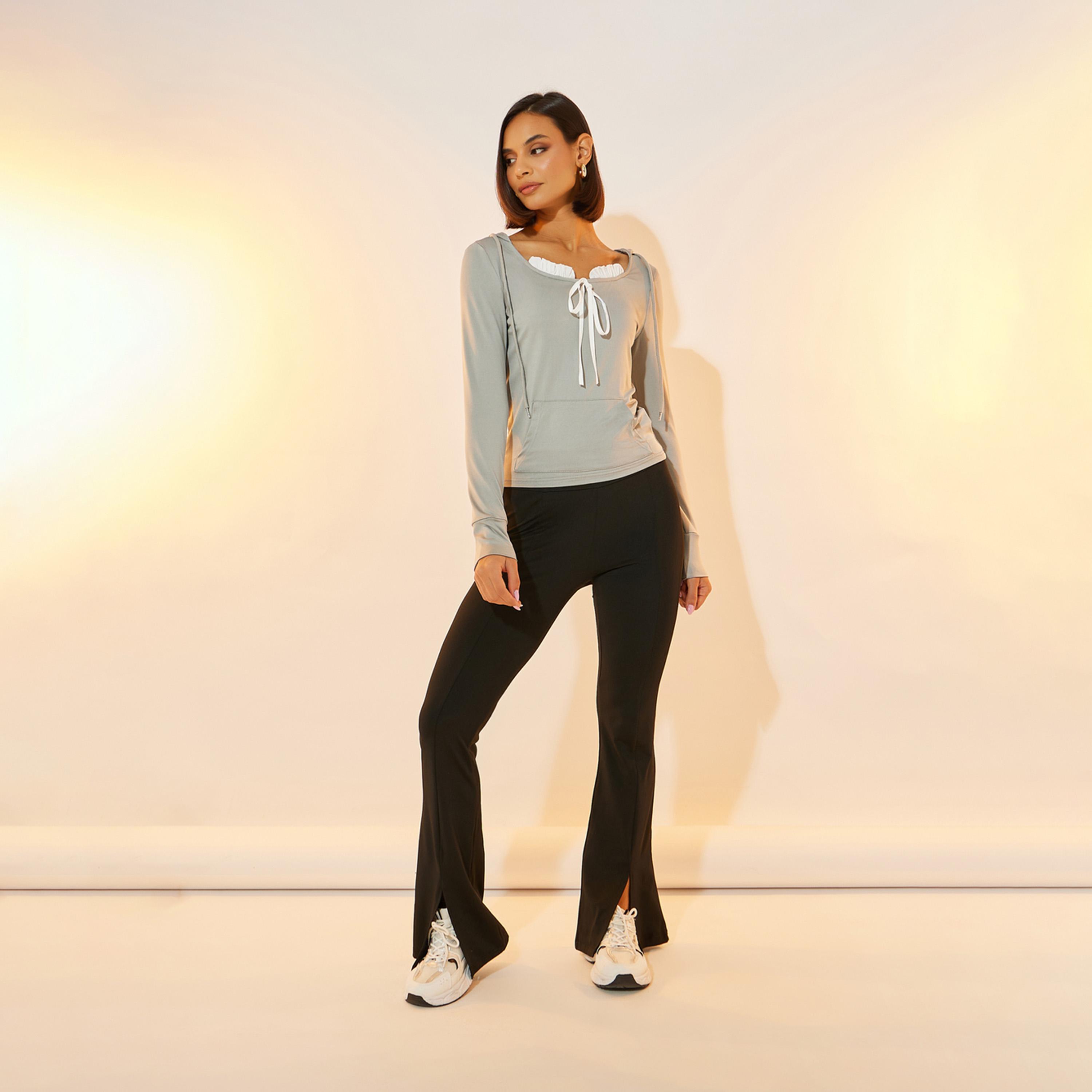 بلوزة محبوكة بياقة دائرية وجيوب بنمط كانجارو-women-clothing-tshirts-image-2