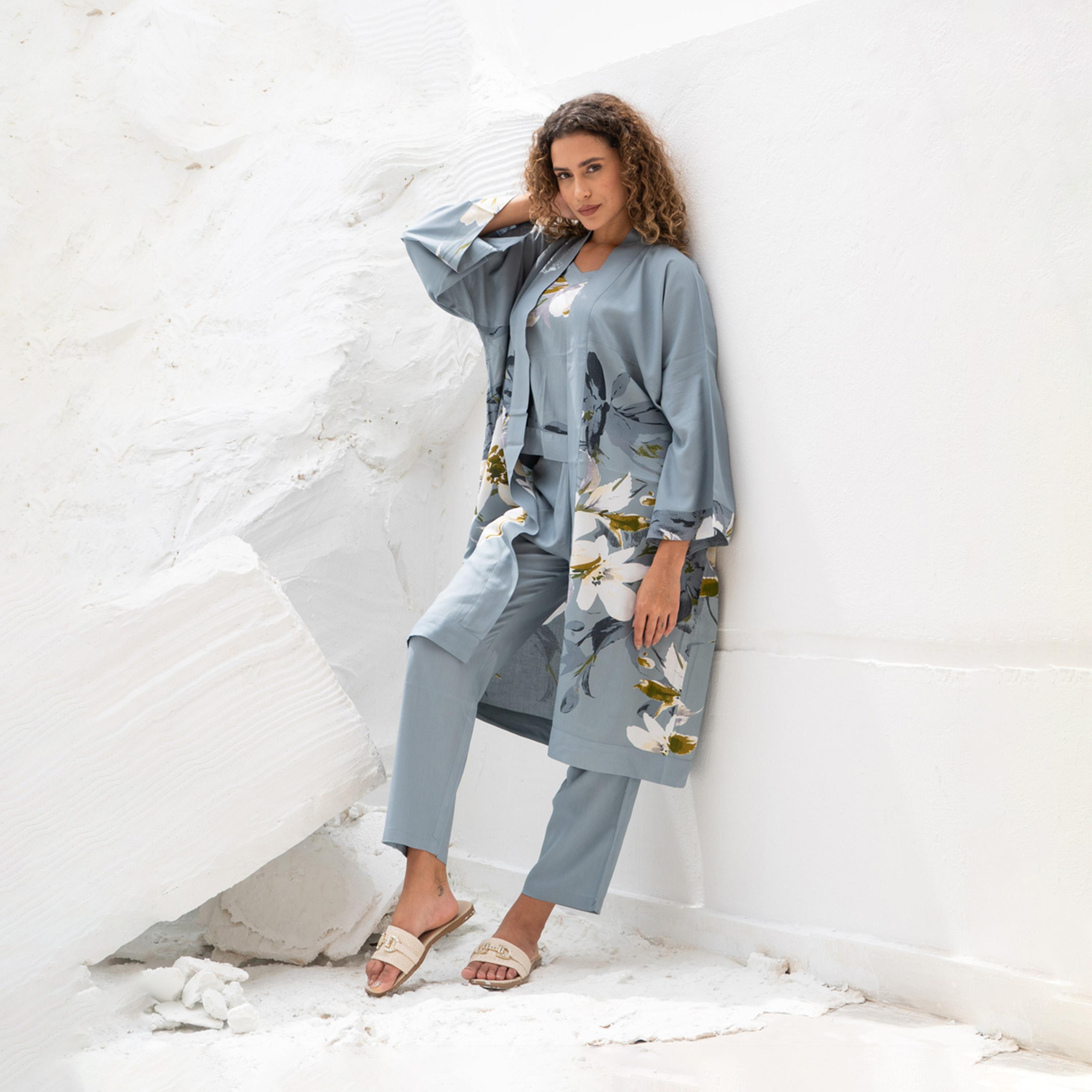 سانسكروتي هومز × ستايلي - طقم للنساء من بلوزة مطبوعة وبنطلون مع سترة قصيرة-women-clothing-nightwear-pyjamas-longsets-image-3