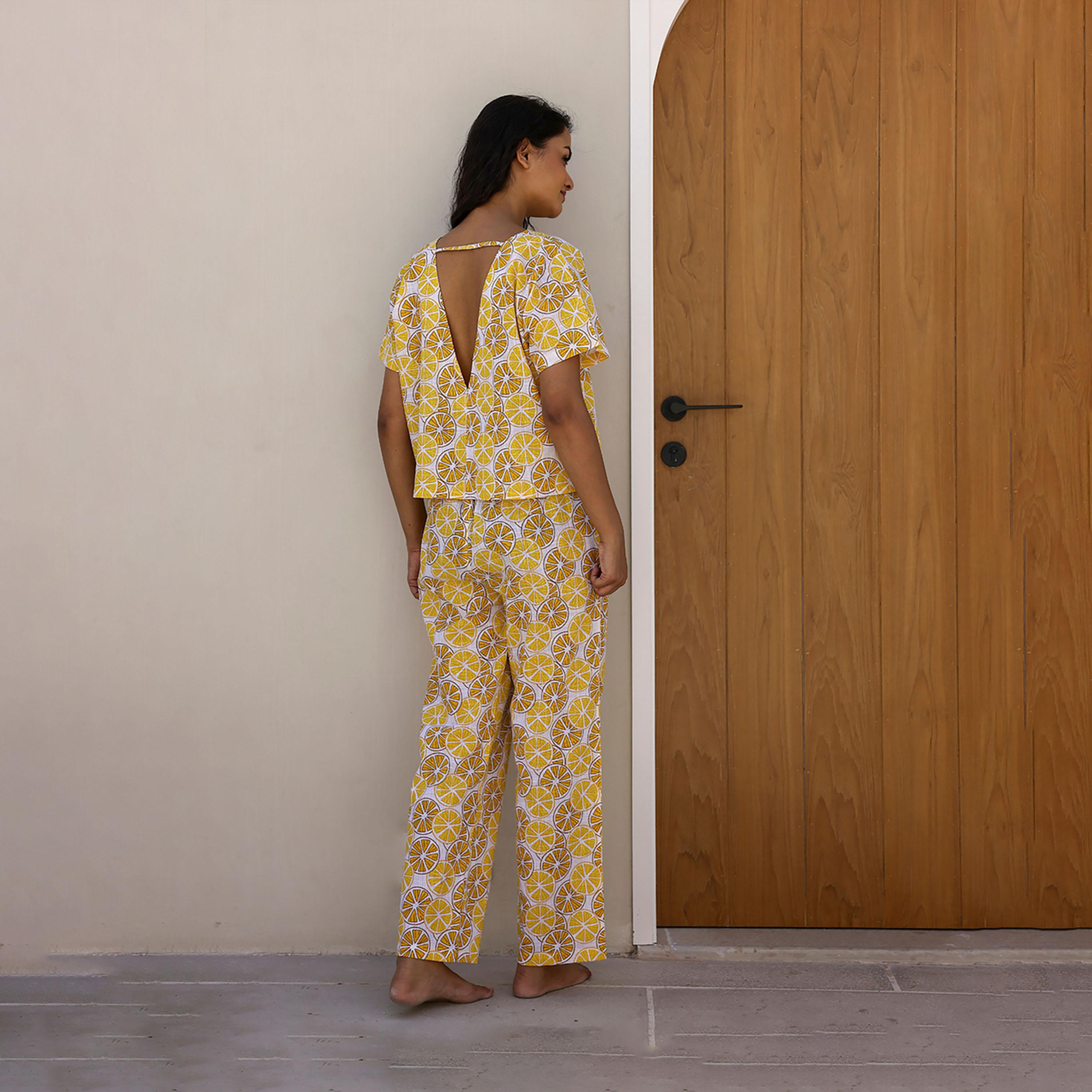 سانسكروتي هومز × ستايلي - طقم نوم من القطن الخالص بطبعة زهور-women-clothing-nightwear-pyjamas-longsets-image-2