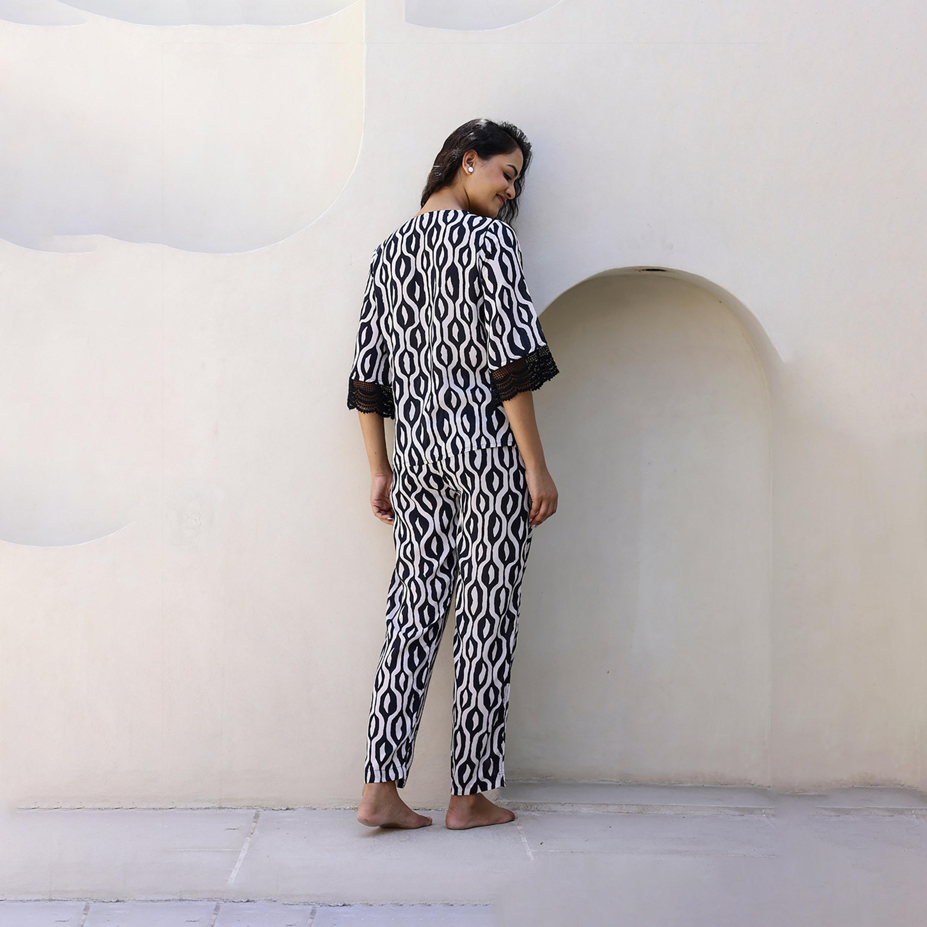 سانسكروتي هومز × ستايلي - طقم نوم قطني خالص مطبوعة-women-clothing-nightwear-pyjamas-longsets-image-4