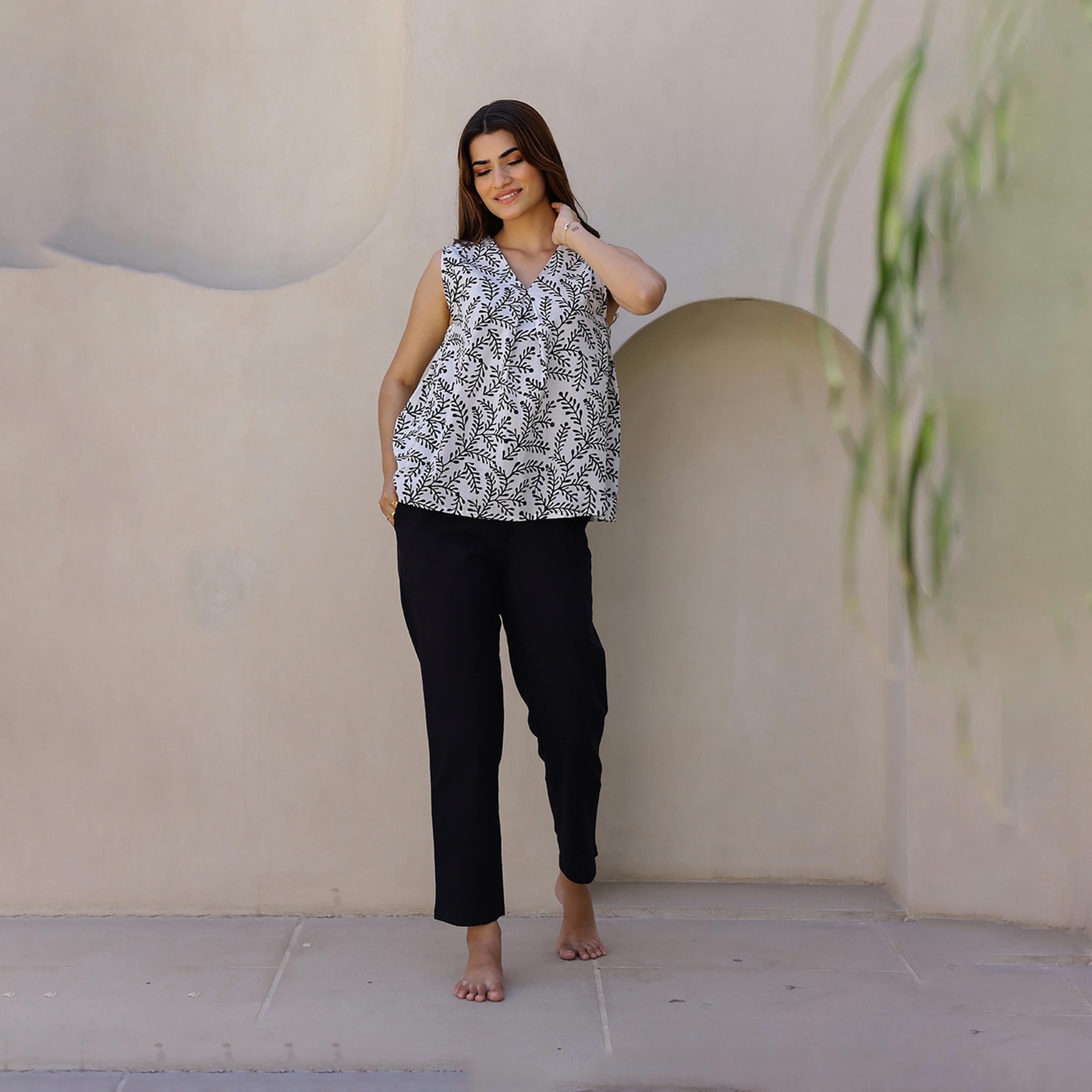 سانسكروتي هومز × ستايلي - طقم بنطال بيجامة وقميص قطني بطبعة أزهار-women-clothing-nightwear-pyjamas-longsets-image-1