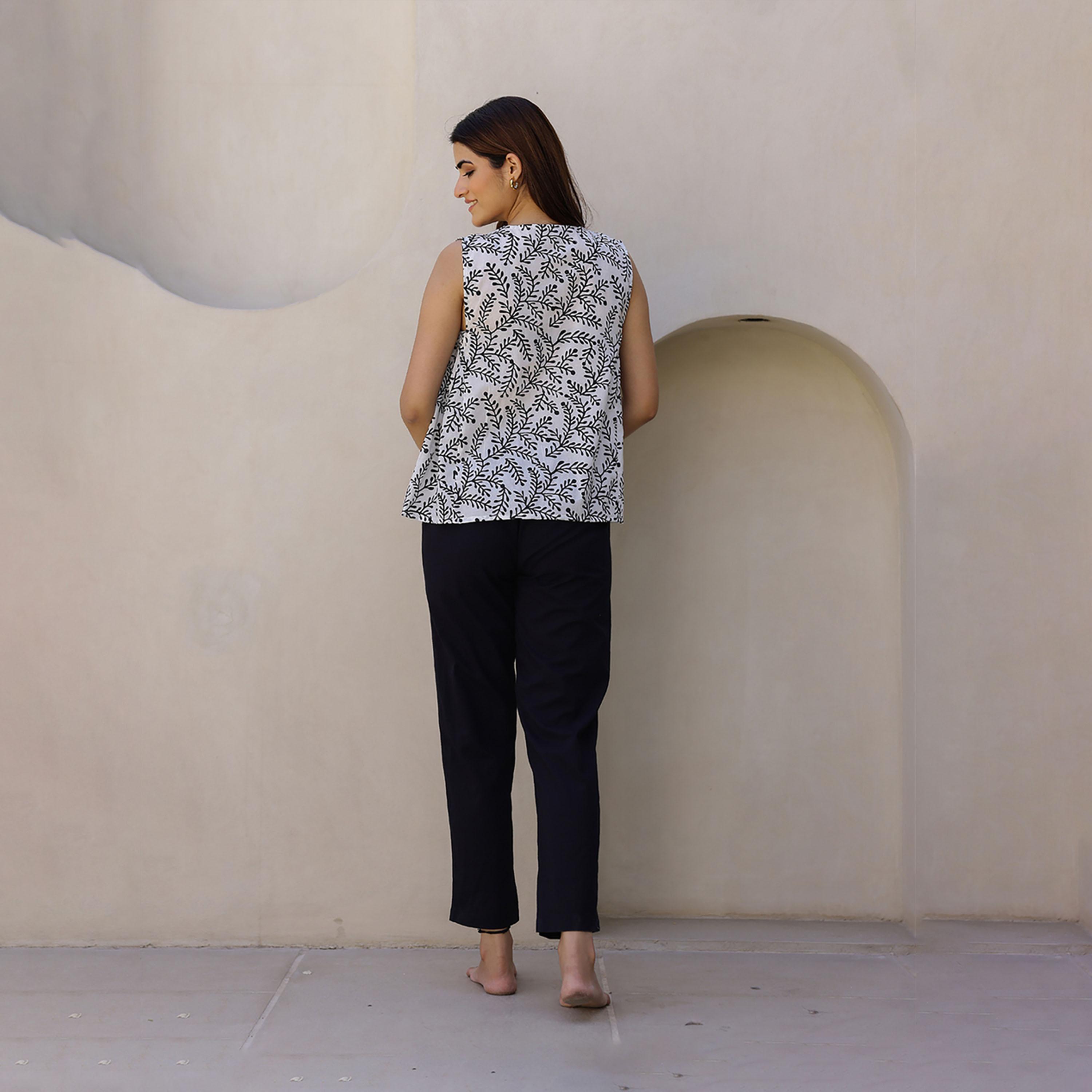 سانسكروتي هومز × ستايلي - طقم بنطال بيجامة وقميص قطني بطبعة أزهار-women-clothing-nightwear-pyjamas-longsets-image-2