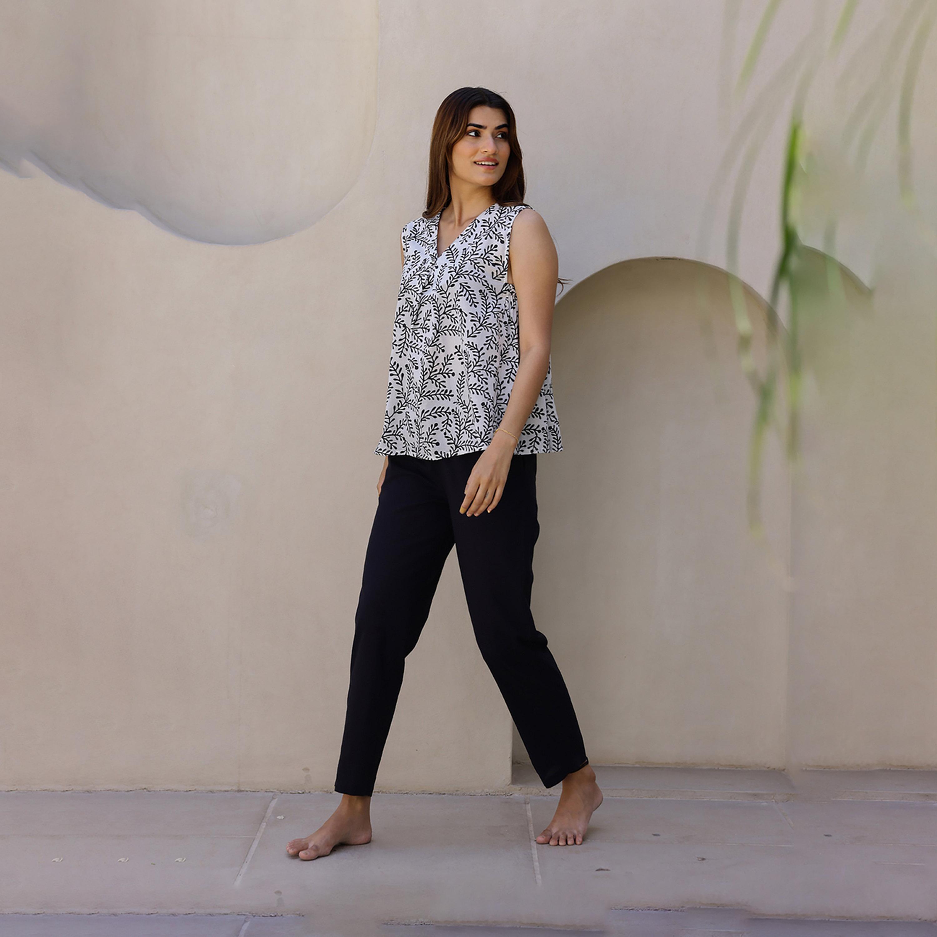 سانسكروتي هومز × ستايلي - طقم بنطال بيجامة وقميص قطني بطبعة أزهار-women-clothing-nightwear-pyjamas-longsets-image-3