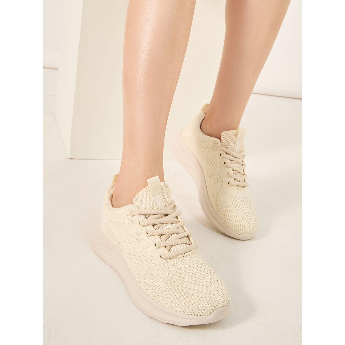 حذاء سنيكرز بتفاصيل شبكية ورباط غلق-women-shoes-sneakers-image-1