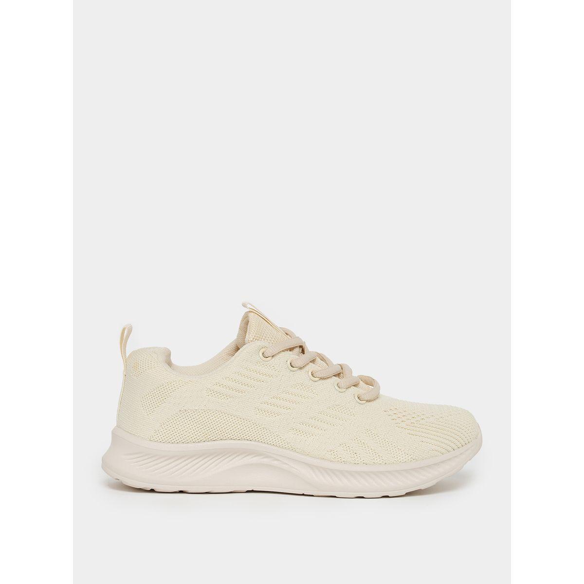 حذاء سنيكرز بتفاصيل شبكية ورباط غلق-women-shoes-sneakers-image-2