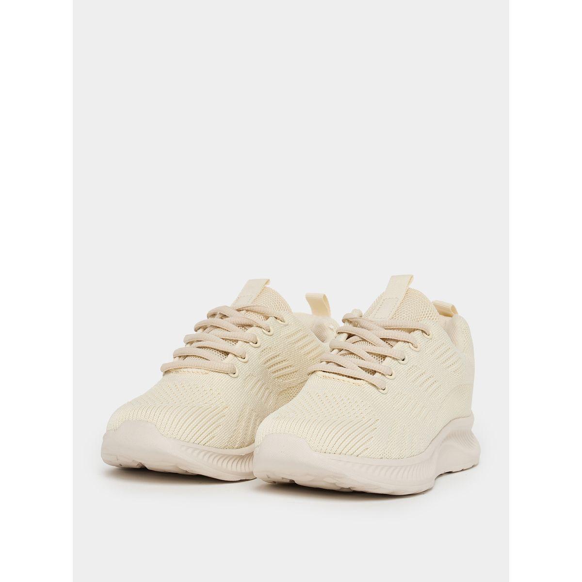 حذاء سنيكرز بتفاصيل شبكية ورباط غلق-women-shoes-sneakers-image-3